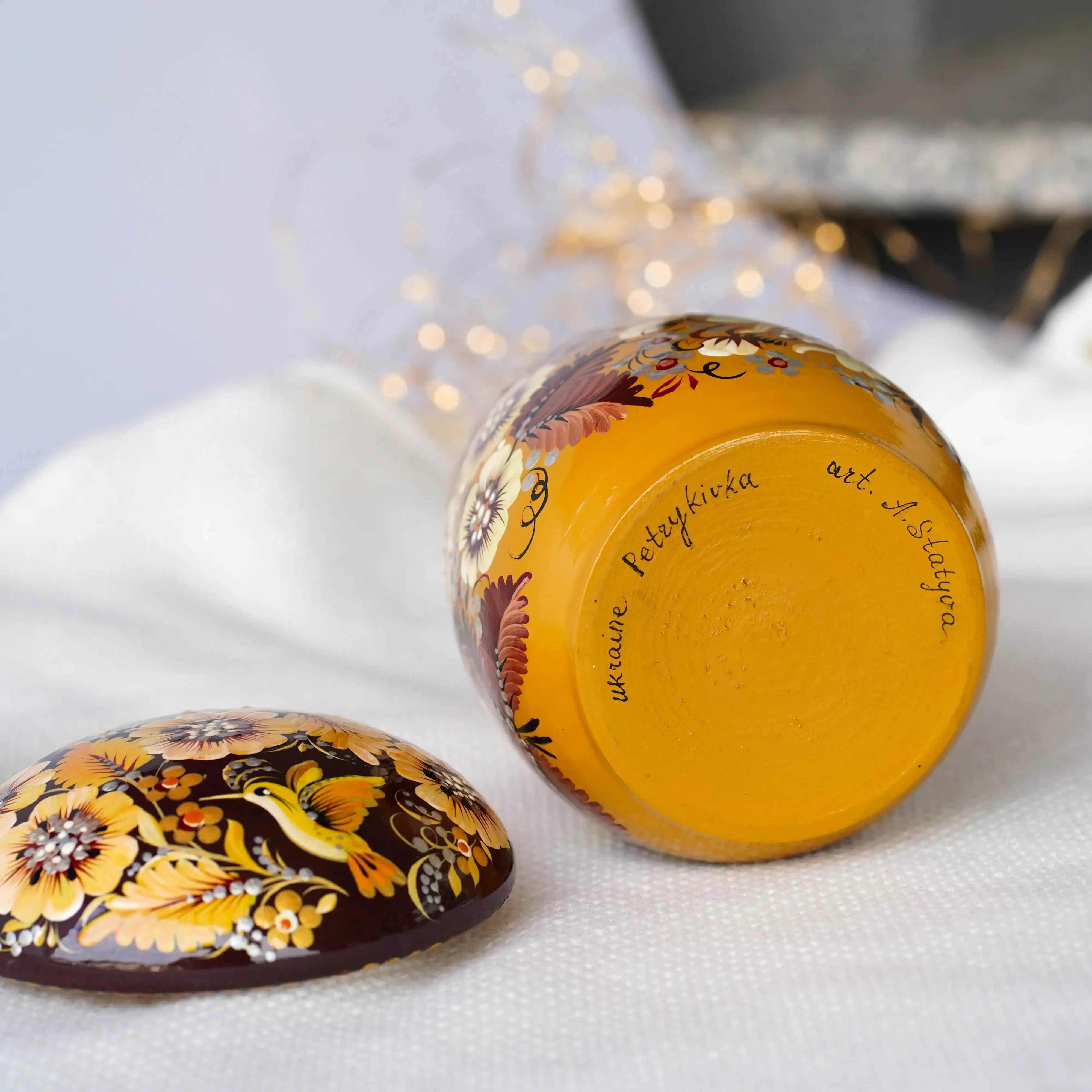 Painted Wooden Hummingbird Jewelry Box 5.1 in, Mushroom-shaped - Petrykivka Art Beige Flower Trinket Box