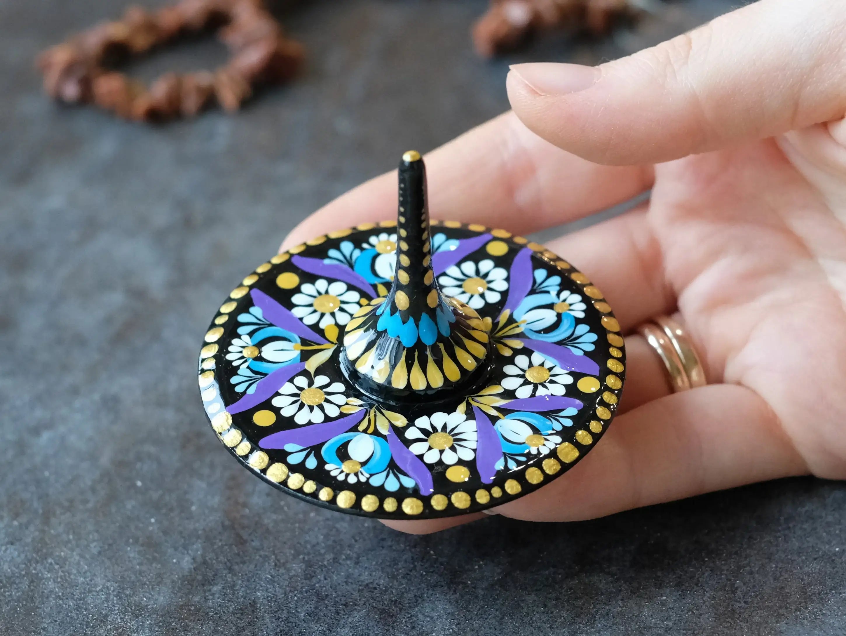 Wooden spinning top, Unique fidget spinner, Hand spinner fidget toy, Party bag favor, Cute Wedding favor, Purple flower spinning top