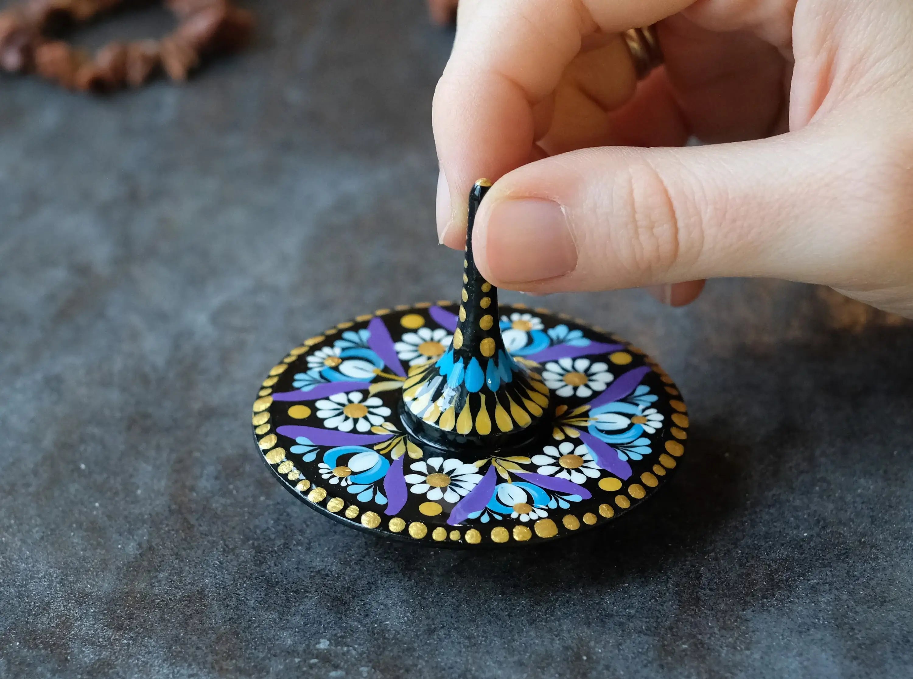 Wooden spinning top, Unique fidget spinner, Hand spinner fidget toy, Party bag favor, Cute Wedding favor, Purple flower spinning top