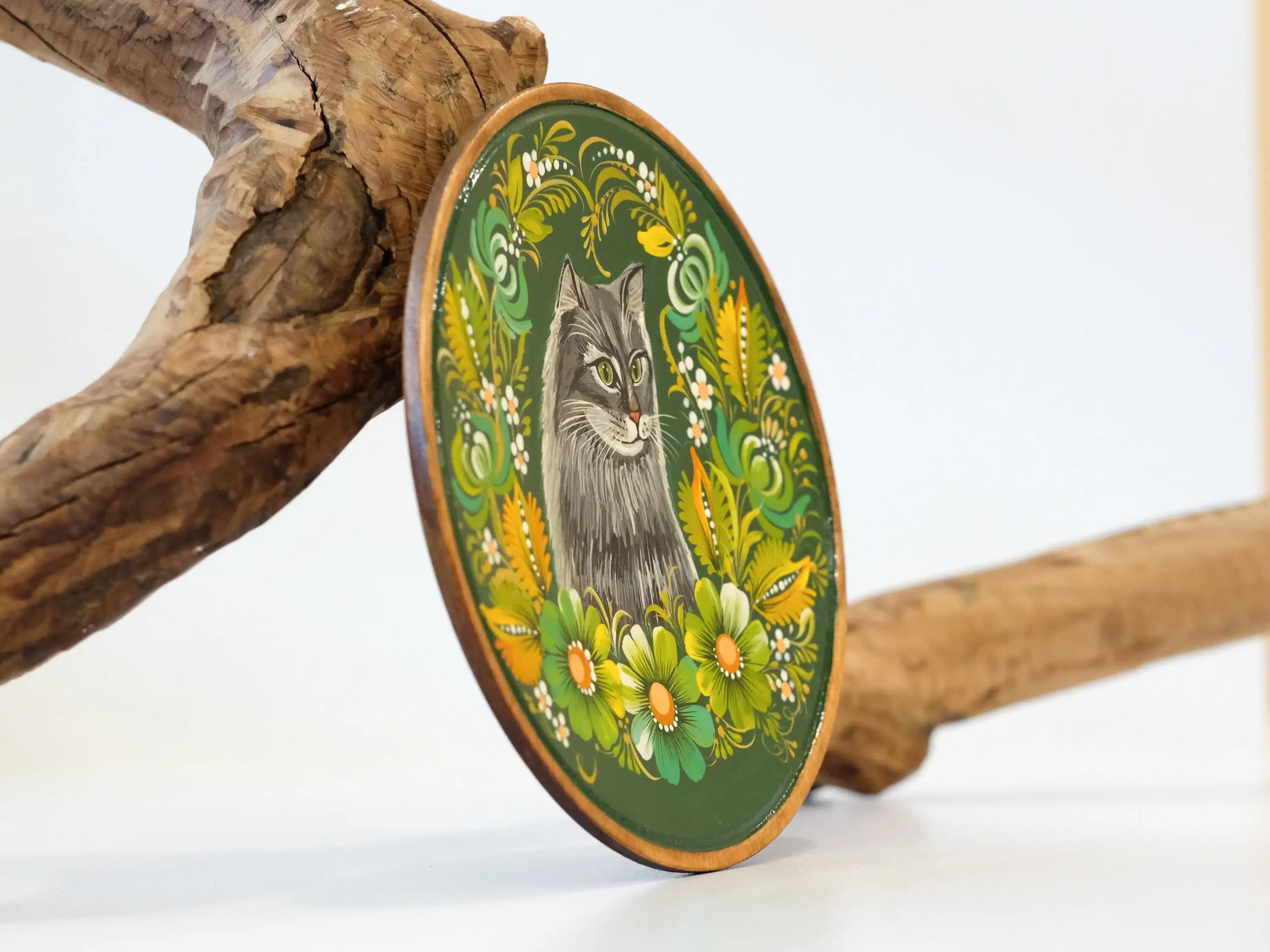 Custom Pet Portrait Painting on Wooden Plate - Personalized Pet Loss Memorial Gift, Cat Portrait Decorated with Petrykivka Art