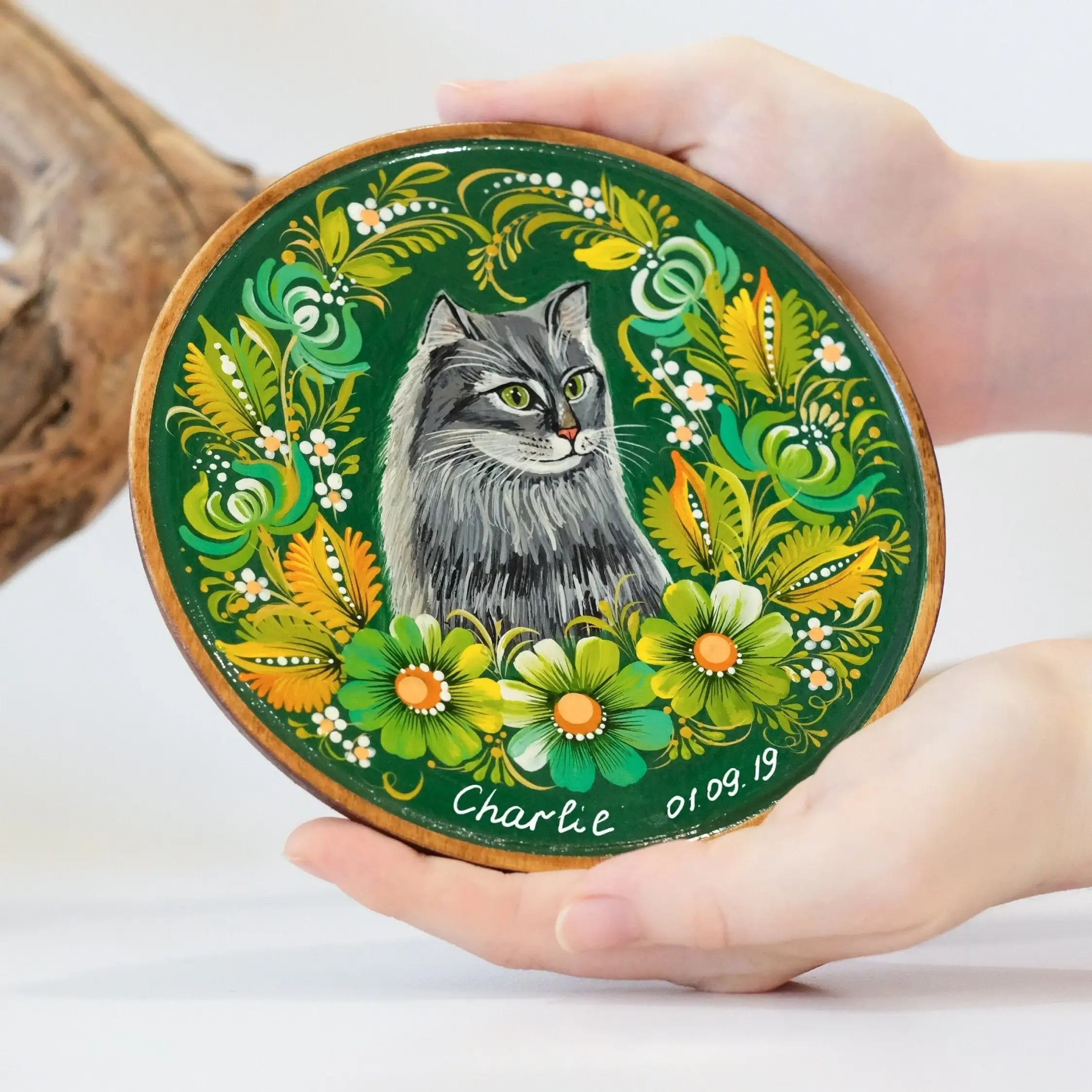 Custom Pet Portrait Painting on Wooden Plate - Personalized Pet Loss Memorial Gift, Cat Portrait Decorated with Petrykivka Art