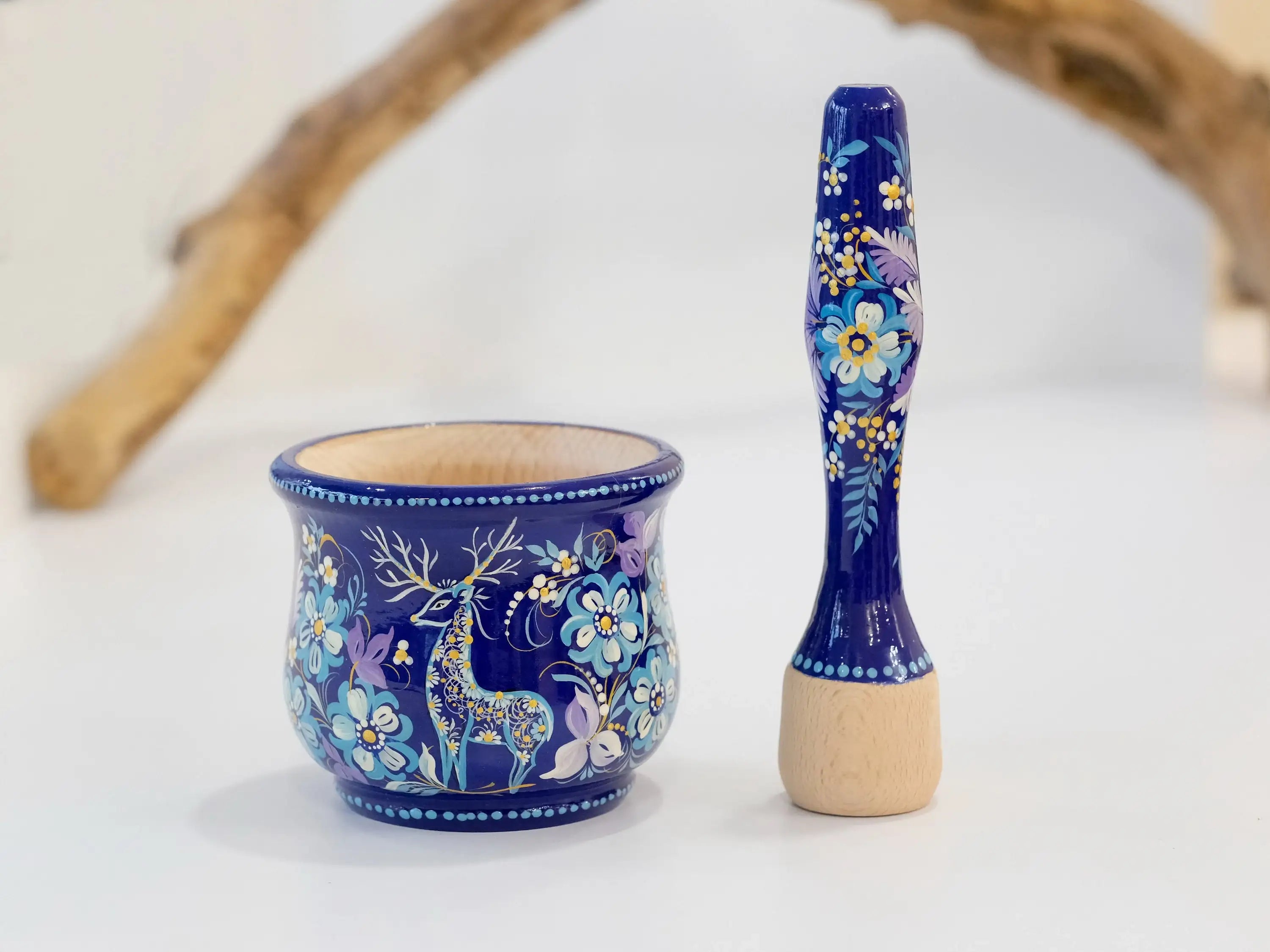Wooden Painted Deer Mortar and Pestle Set - Artisanal Christmas Deer Blue Flower Gringing Bowl, Petrykivka Art