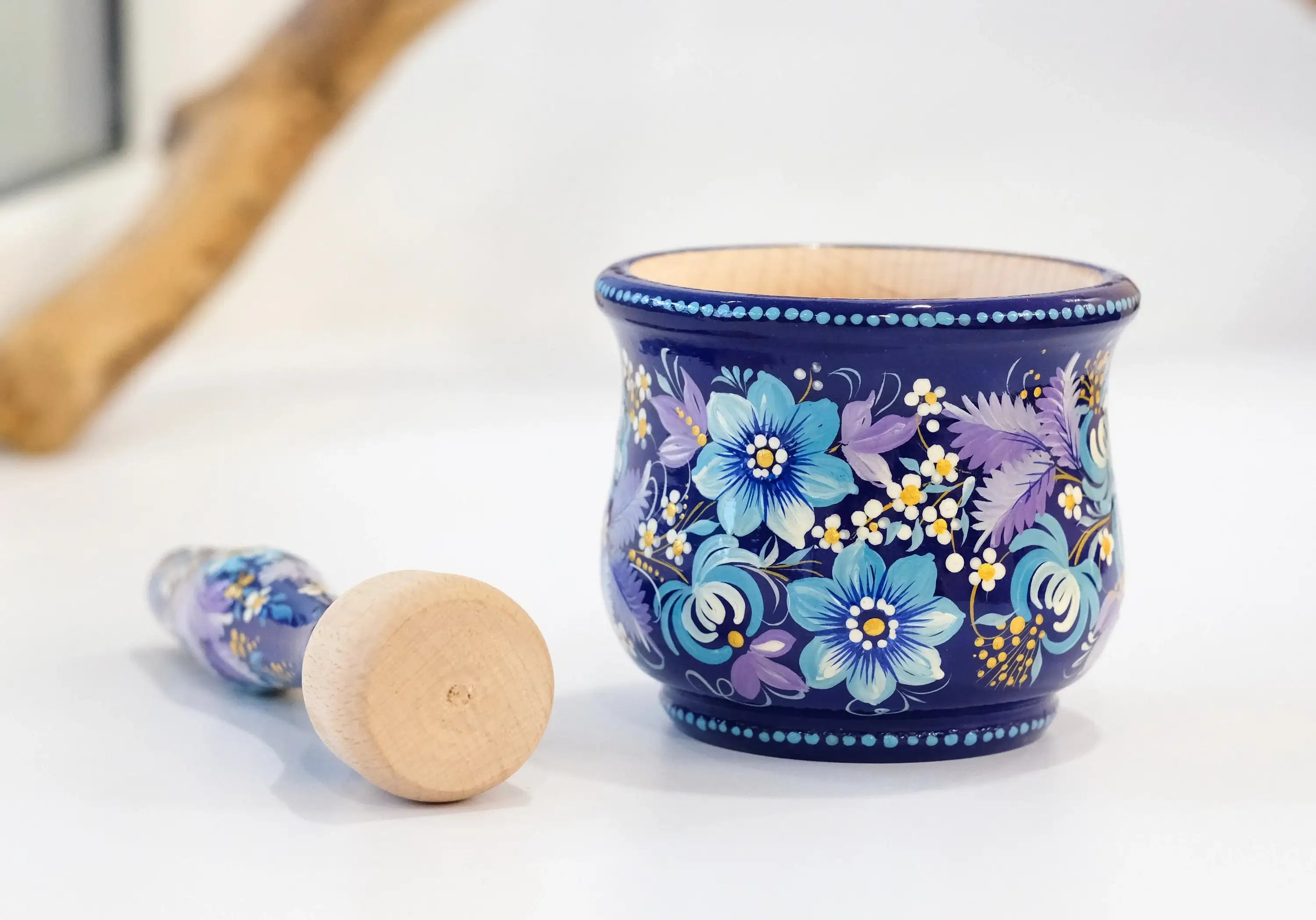 Wooden Painted Deer Mortar and Pestle Set - Artisanal Christmas Deer Blue Flower Gringing Bowl, Petrykivka Art