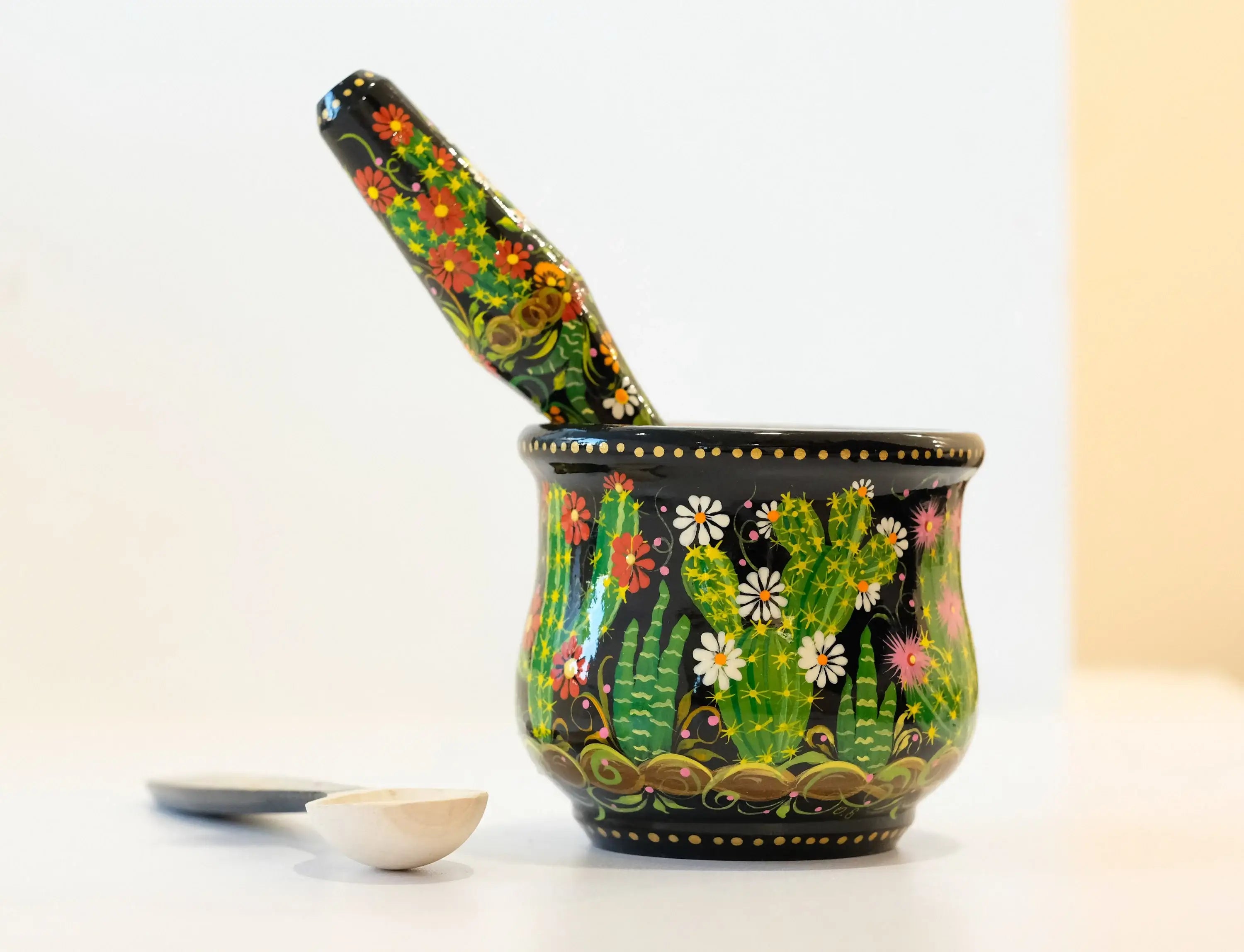 Wooden Painted Mortar and Pestle set - Artisanal Salamander and Cactus Blossom Spices Masher, Golden and Black
