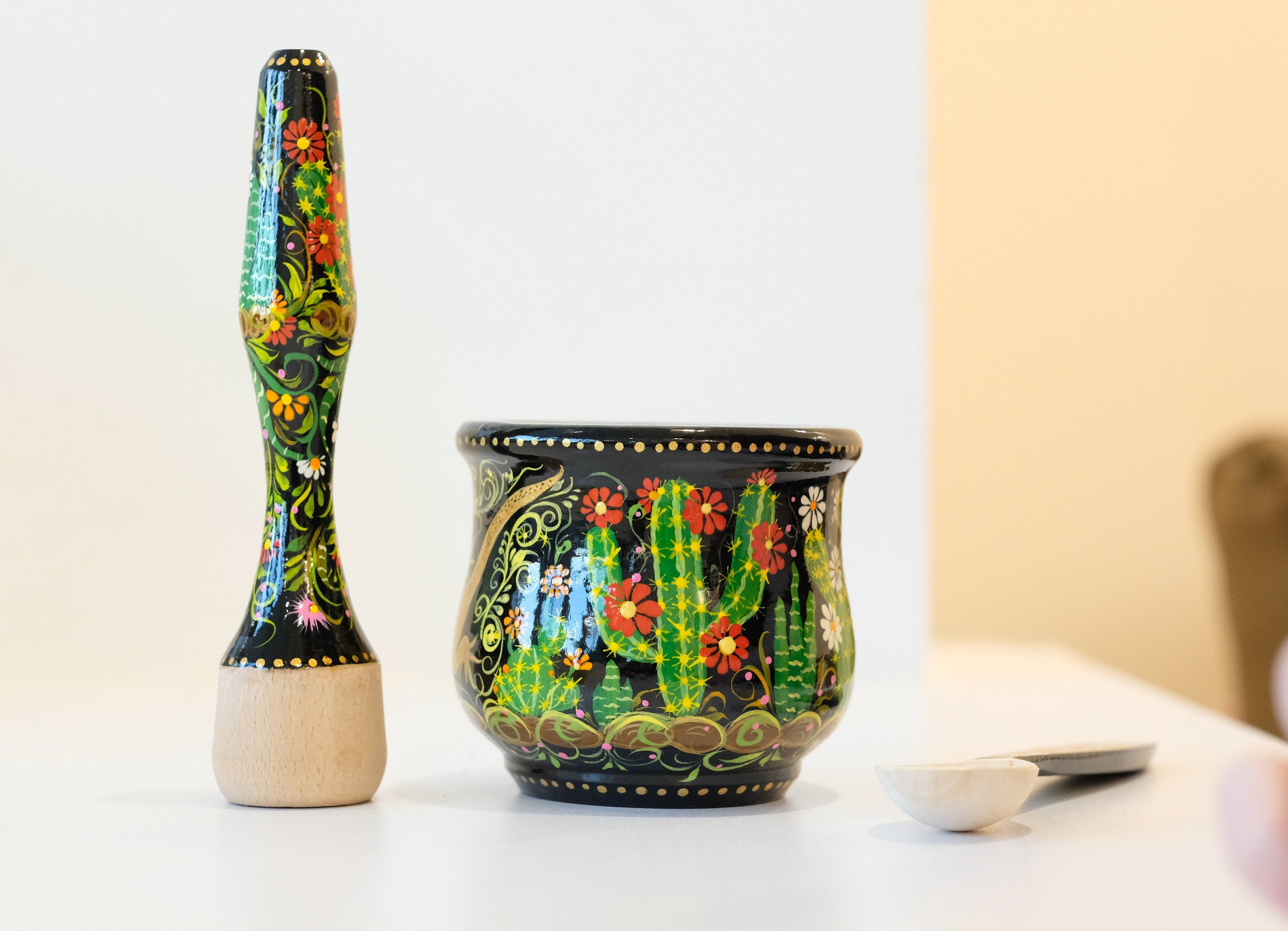 Wooden Painted Mortar and Pestle set - Artisanal Salamander and Cactus Blossom Spices Masher, Golden and Black