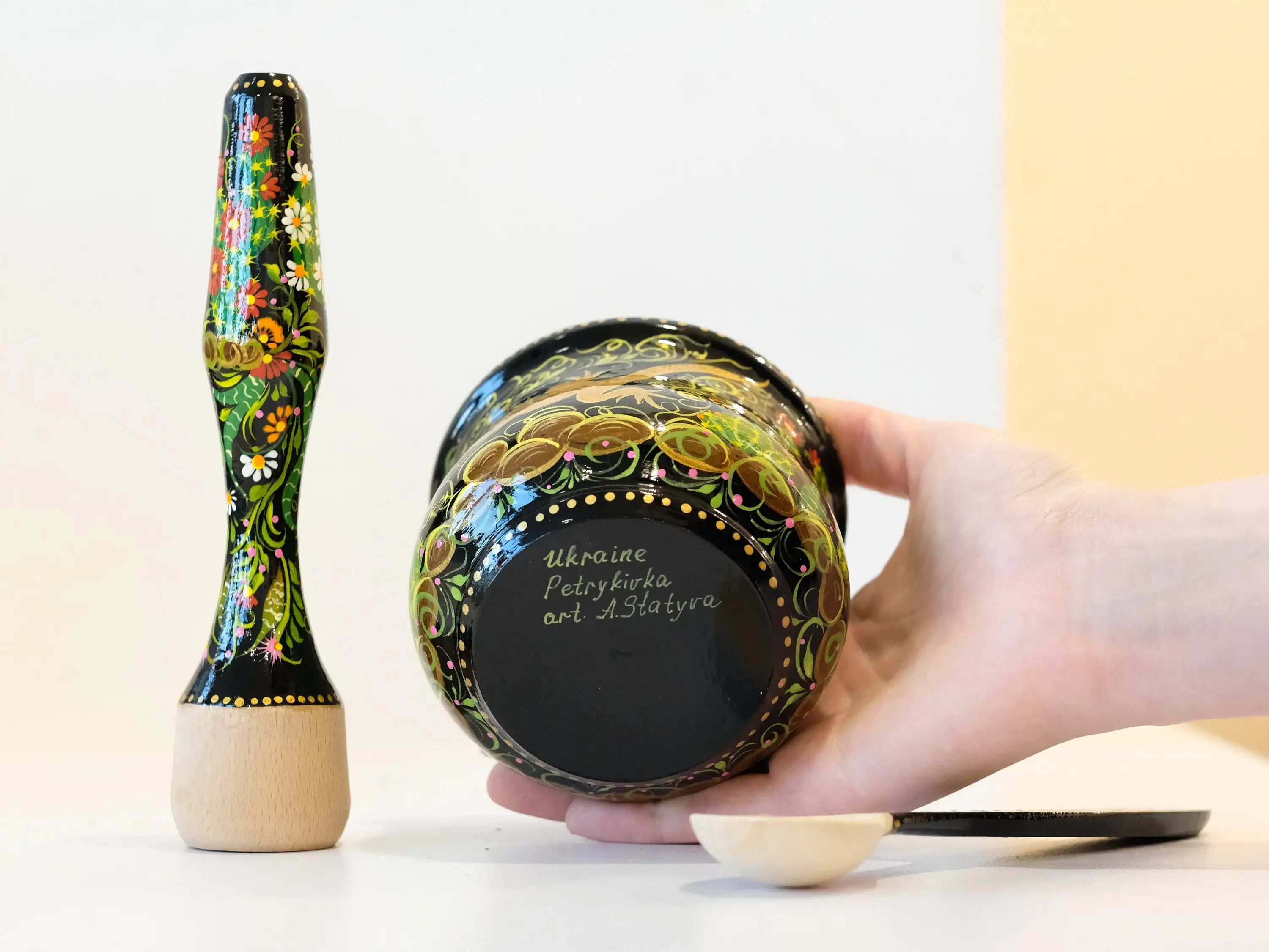 Wooden Painted Mortar and Pestle set - Artisanal Salamander and Cactus Blossom Spices Masher, Golden and Black