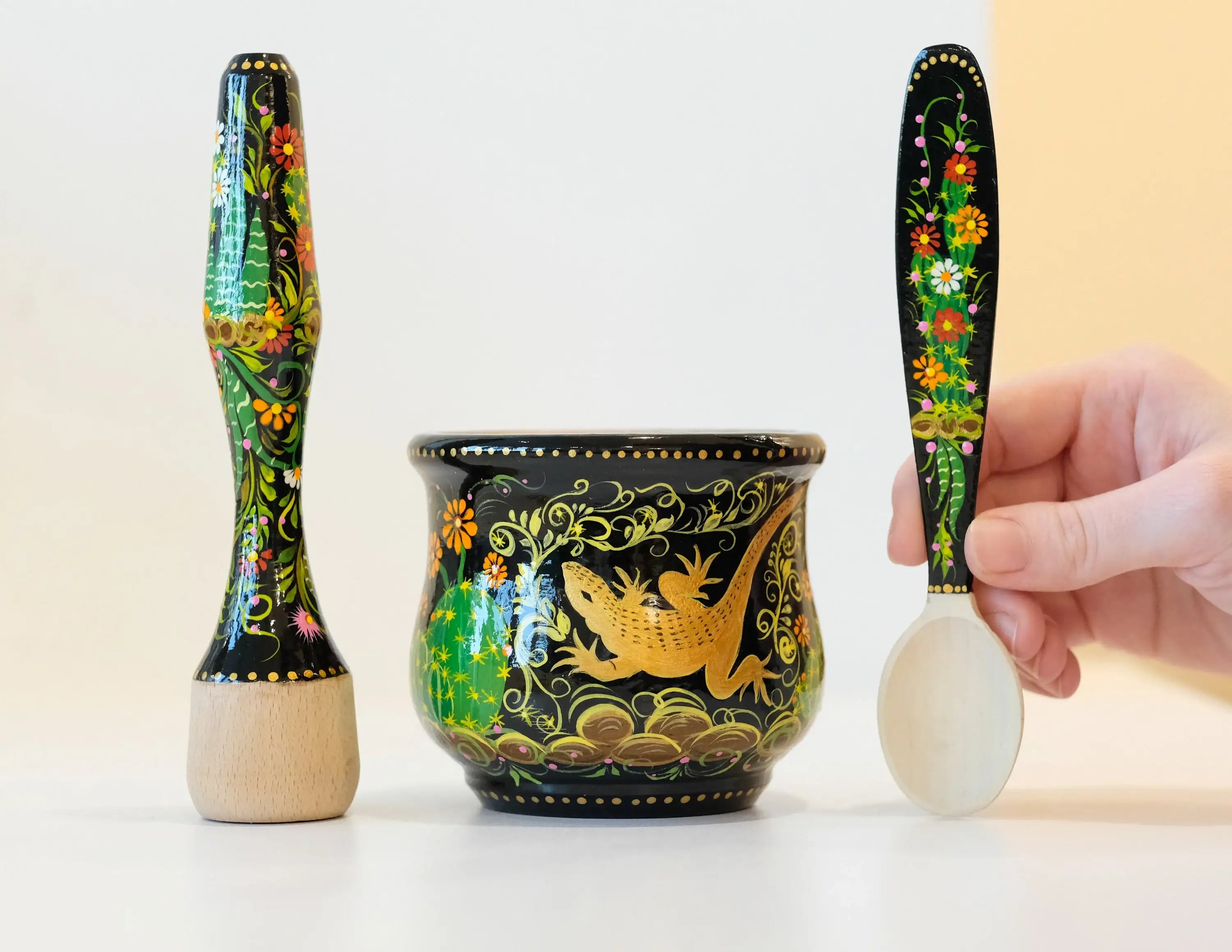 Wooden Painted Mortar and Pestle set - Artisanal Salamander and Cactus Blossom Spices Masher, Golden and Black