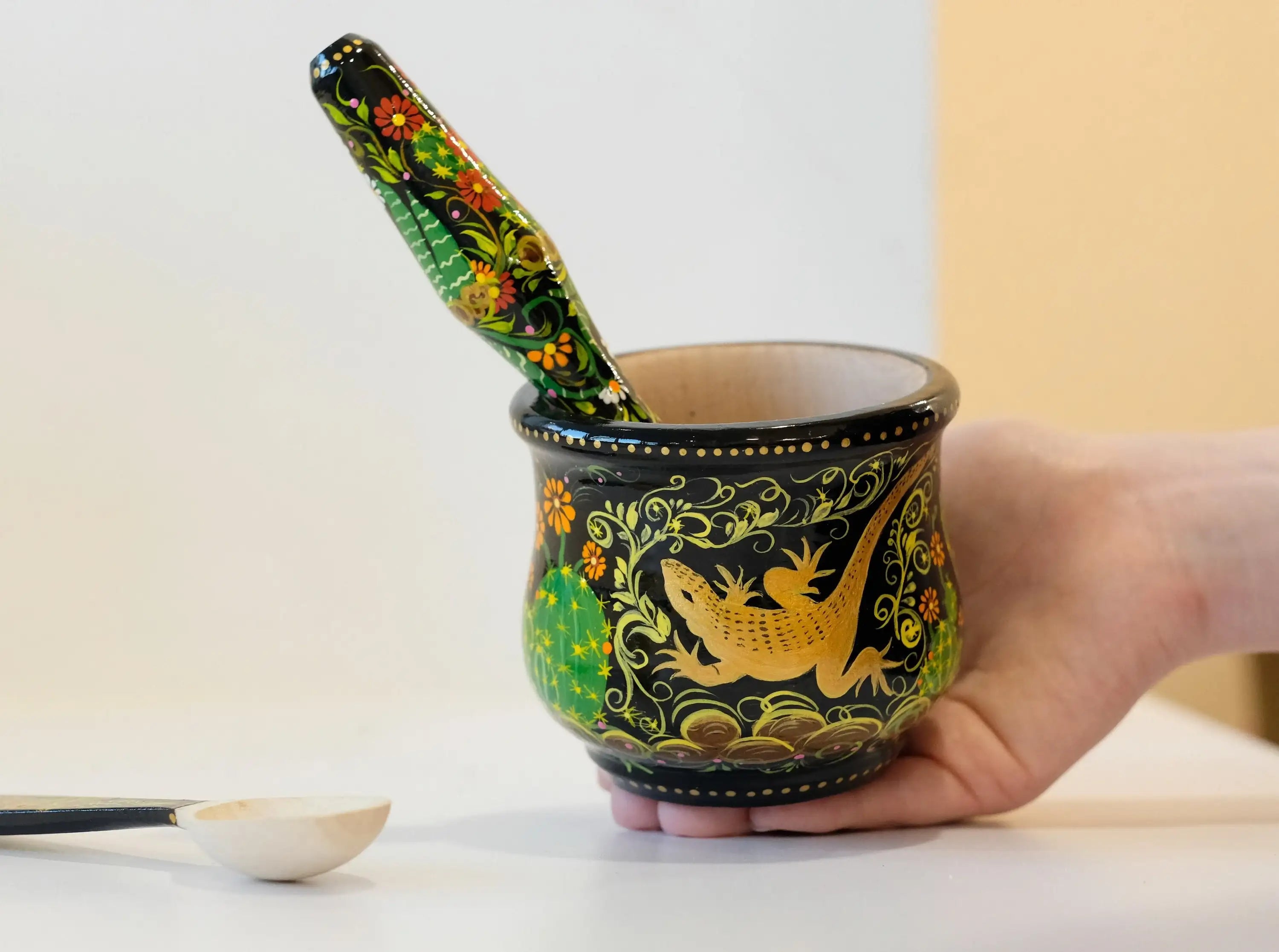 Wooden Painted Mortar and Pestle set - Artisanal Salamander and Cactus Blossom Spices Masher, Golden and Black