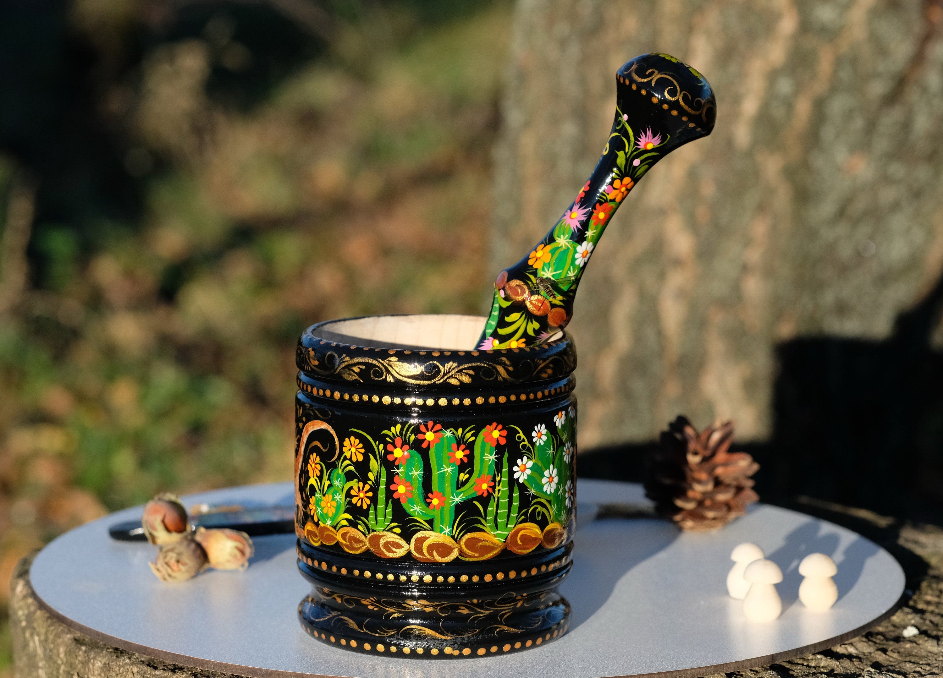 Wooden Mortar and Pestle Set - Hand-painted Salamander and Cactus Blossom Grinding Bowl, Golden and Black