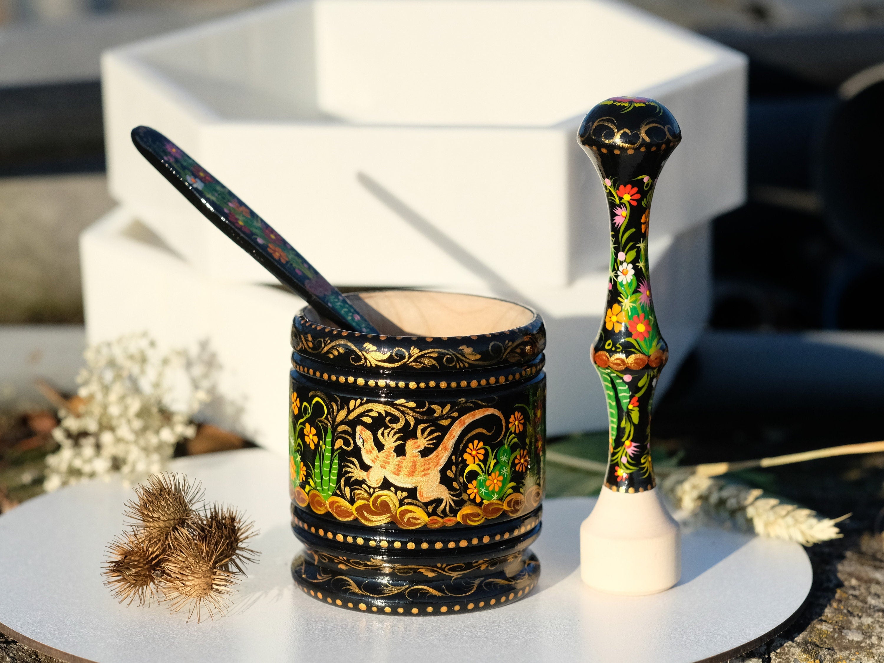 Wooden Mortar and Pestle Set - Hand-painted Salamander and Cactus Blossom Grinding Bowl, Golden and Black