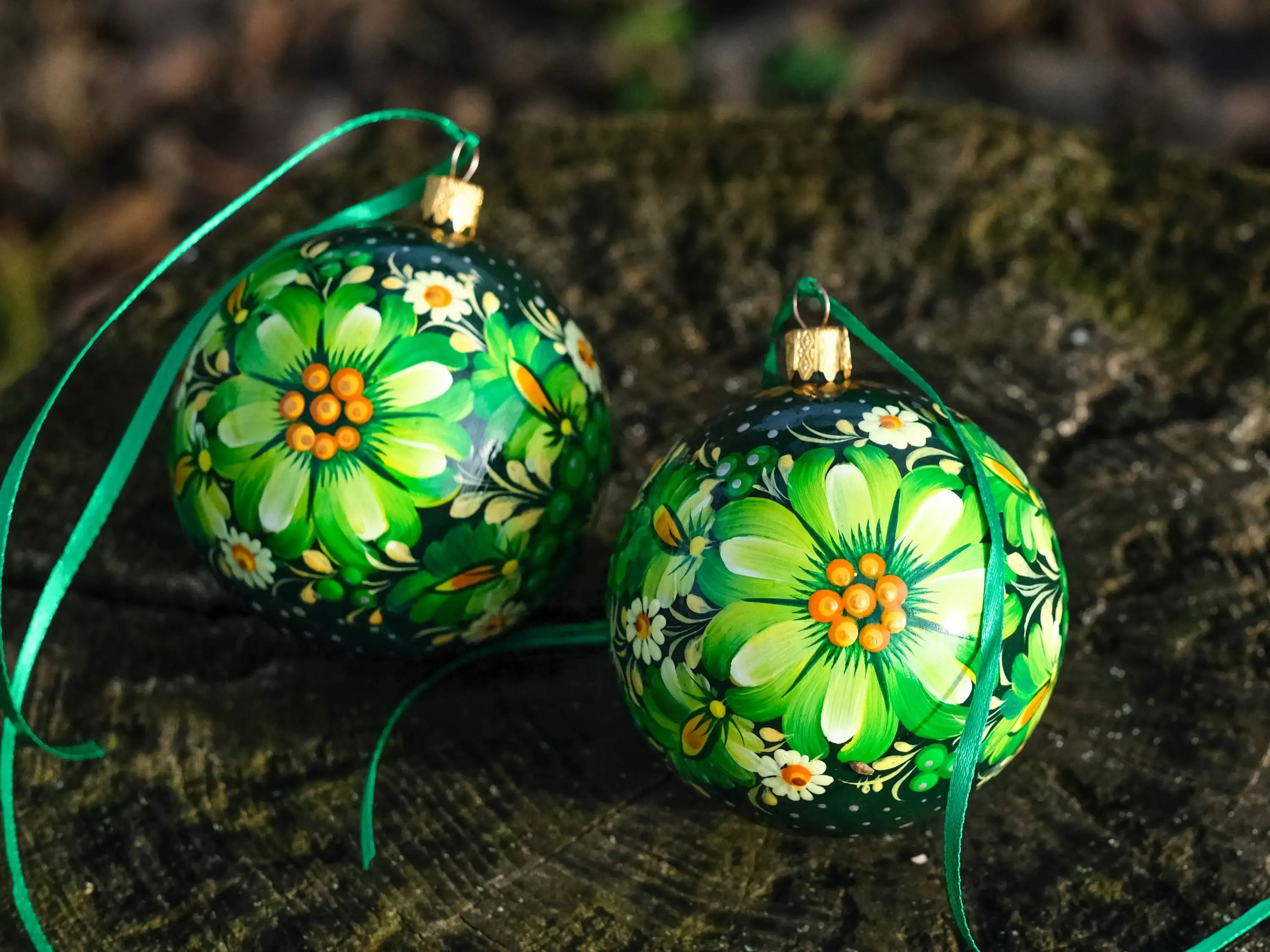 Set of 4 Painted Green Flower Ukrainian Christmas Ball Ornaments 2.4 in, Gift-wrapped