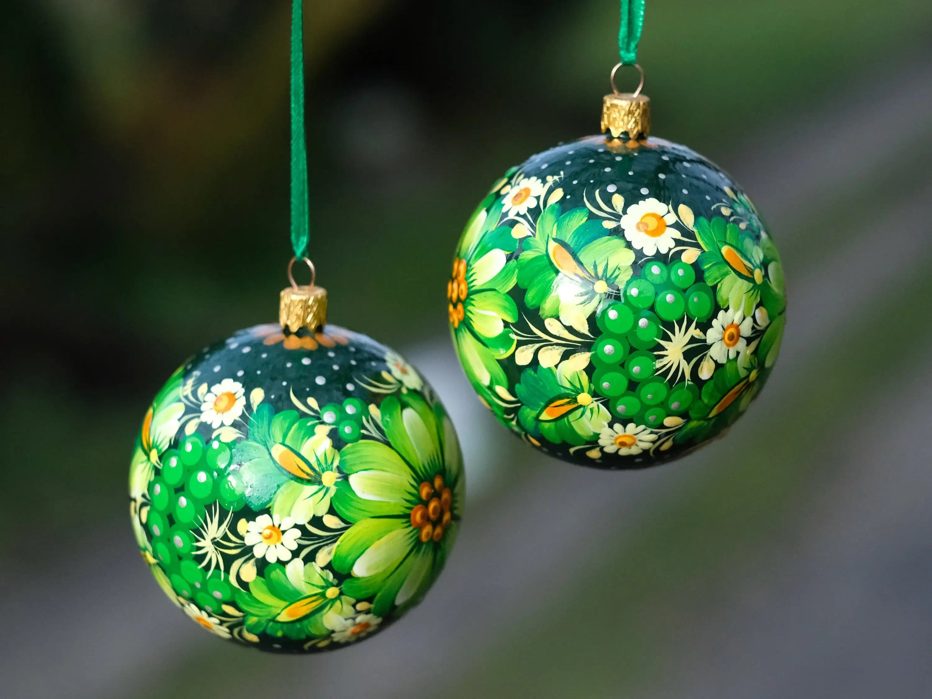 Set of 4 Painted Green Flower Ukrainian Christmas Ball Ornaments 2.4 in, Gift-wrapped
