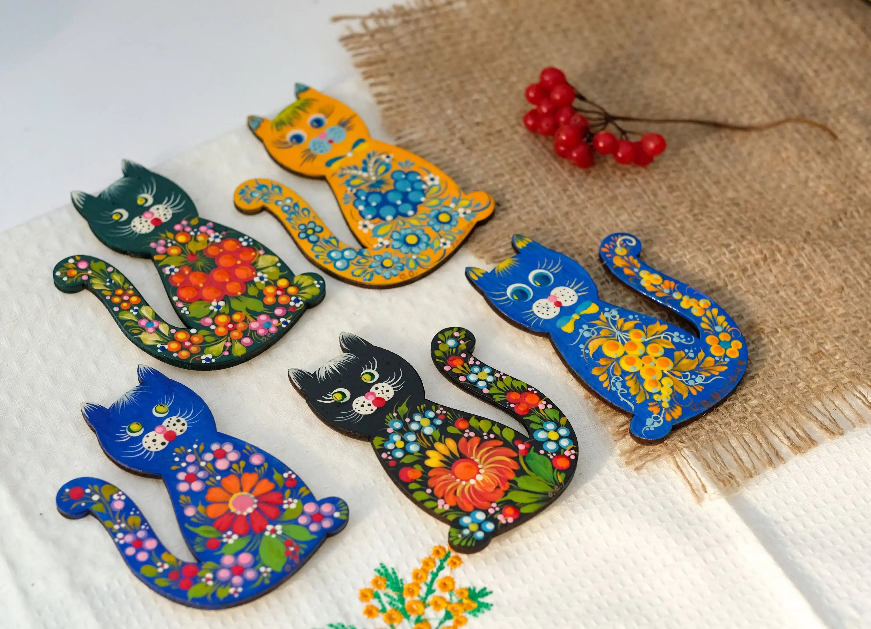 Painted Wooden Cute Cat Fridge Magnet - Funny Animal Figure Locker Magnet