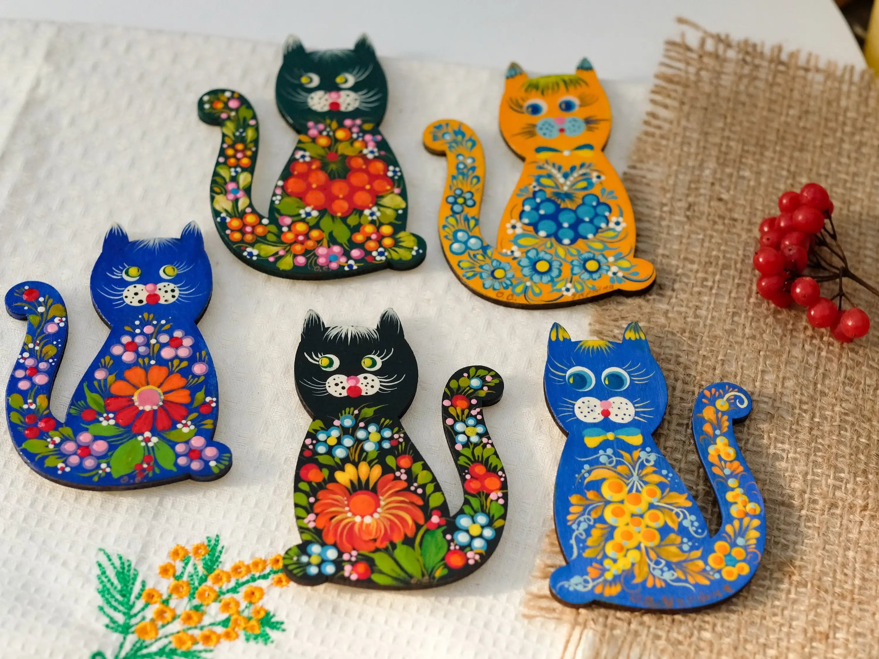 Painted Wooden Cute Cat Fridge Magnet - Funny Animal Figure Locker Magnet