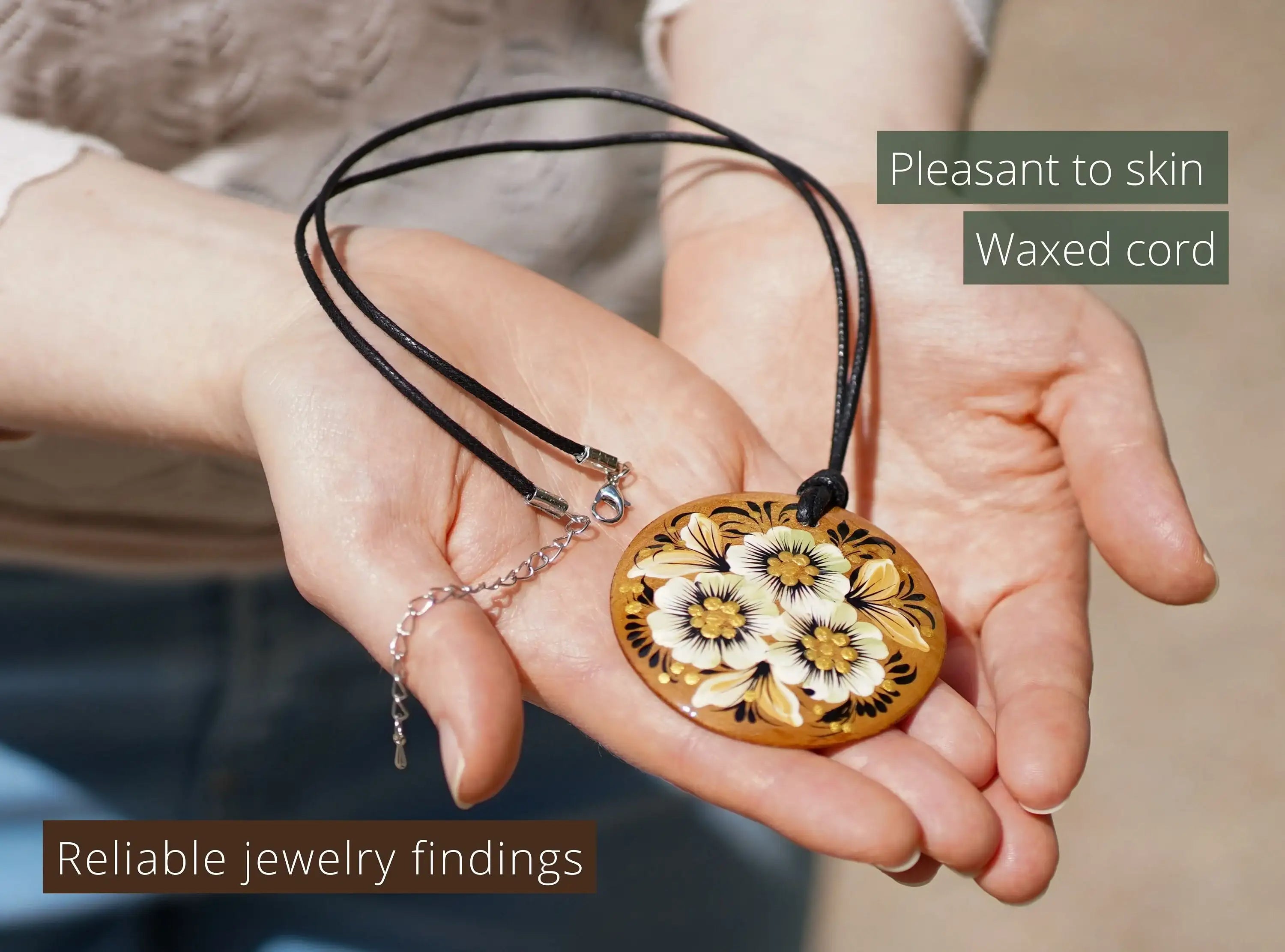 Lightweight Hand-painted Wooden Pendant Necklace - Beige flower Artisanal Large Circle Statement Necklace