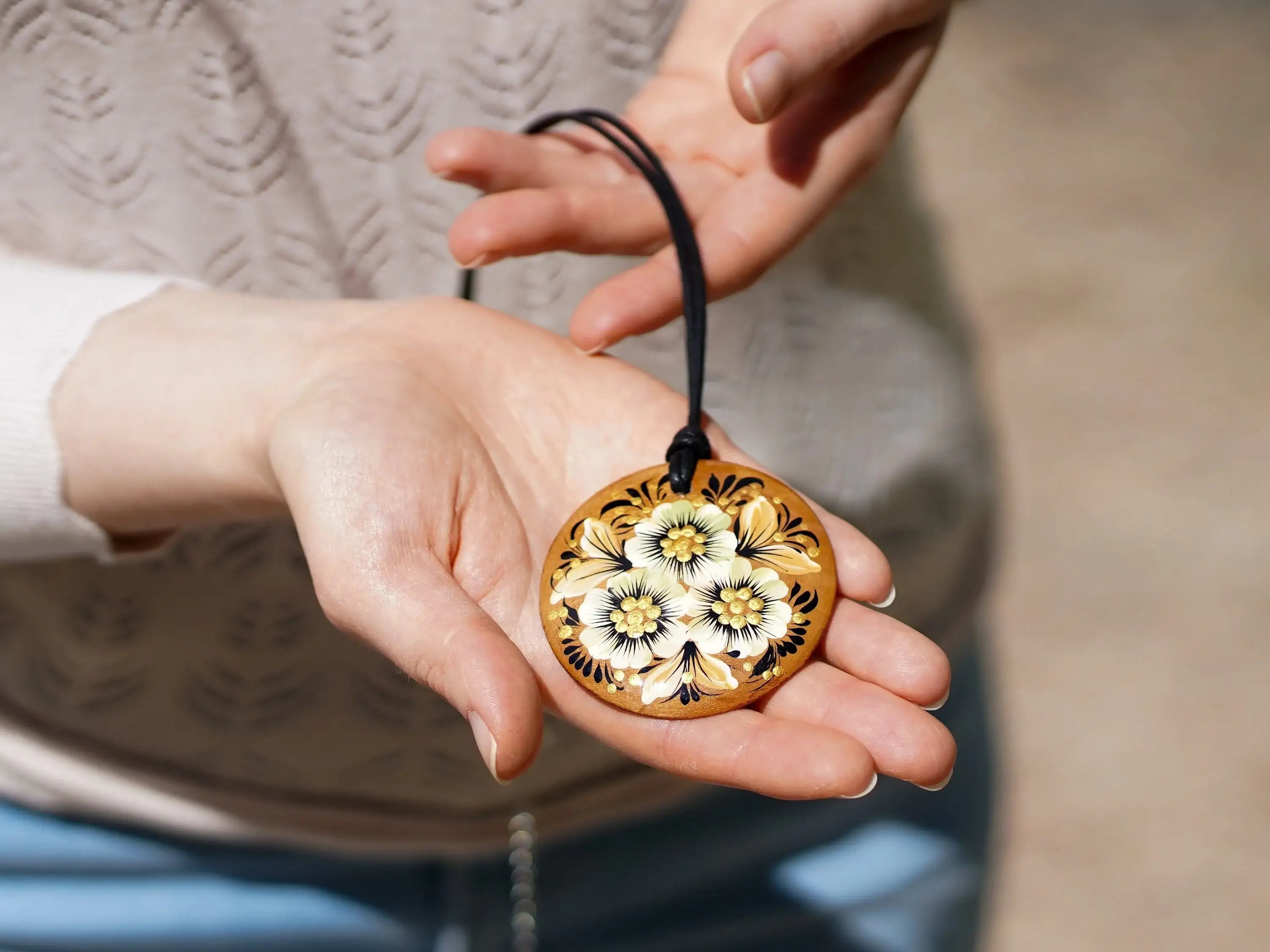 Lightweight Hand-painted Wooden Pendant Necklace - Beige flower Artisanal Large Circle Statement Necklace