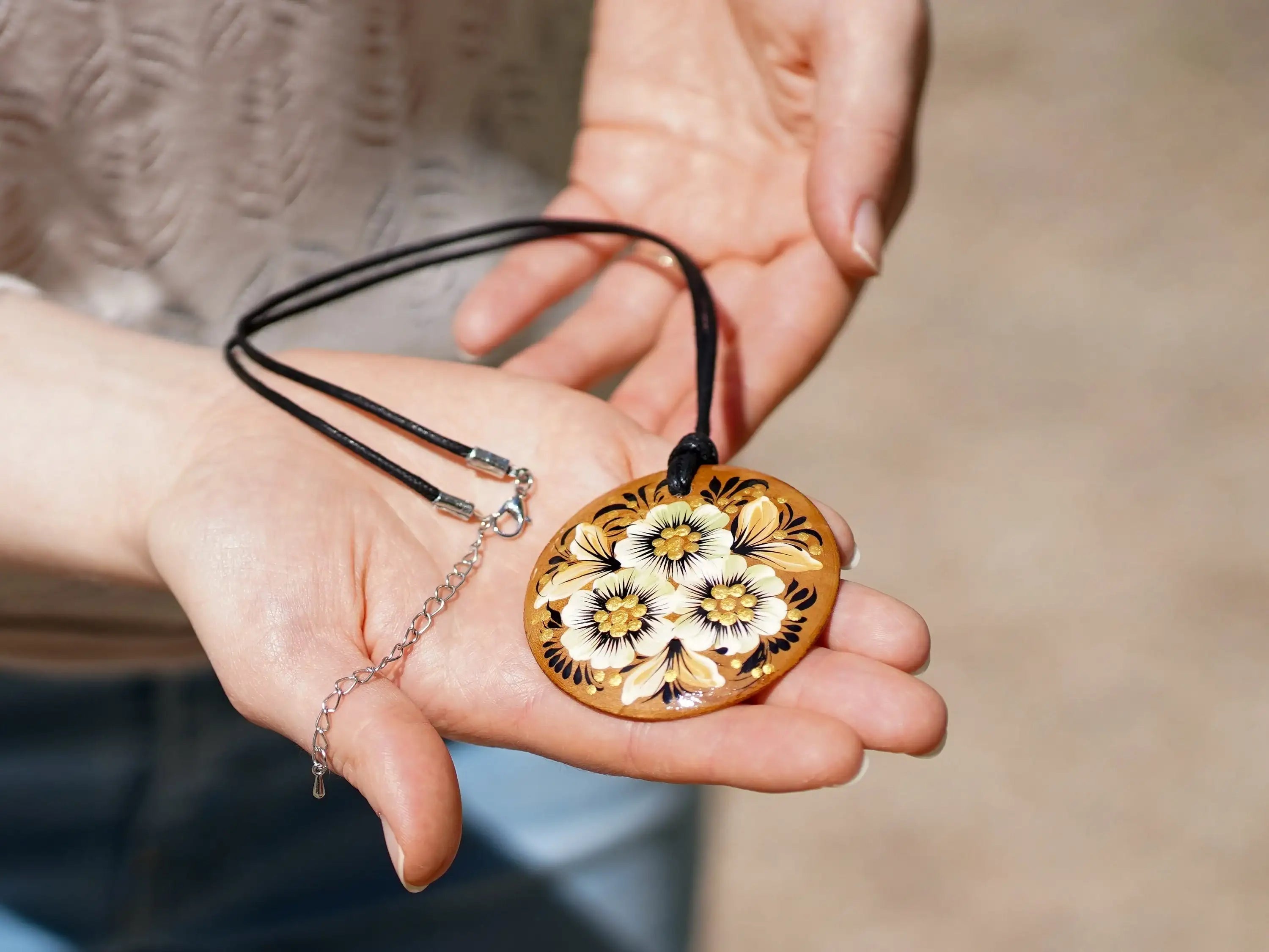 Lightweight Hand-painted Wooden Pendant Necklace - Beige flower Artisanal Large Circle Statement Necklace