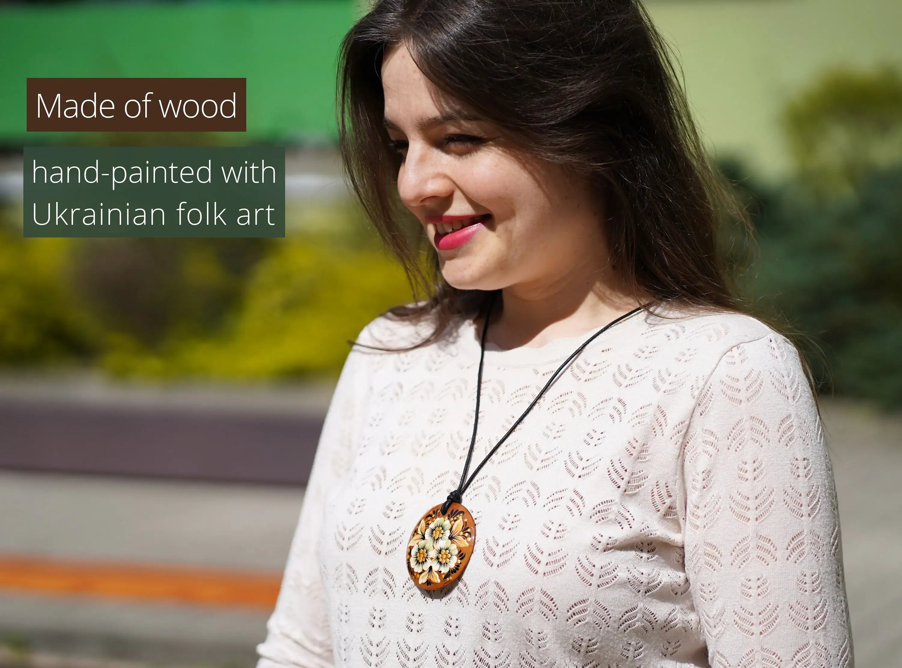 Lightweight Hand-painted Wooden Pendant Necklace - Beige flower Artisanal Large Circle Statement Necklace