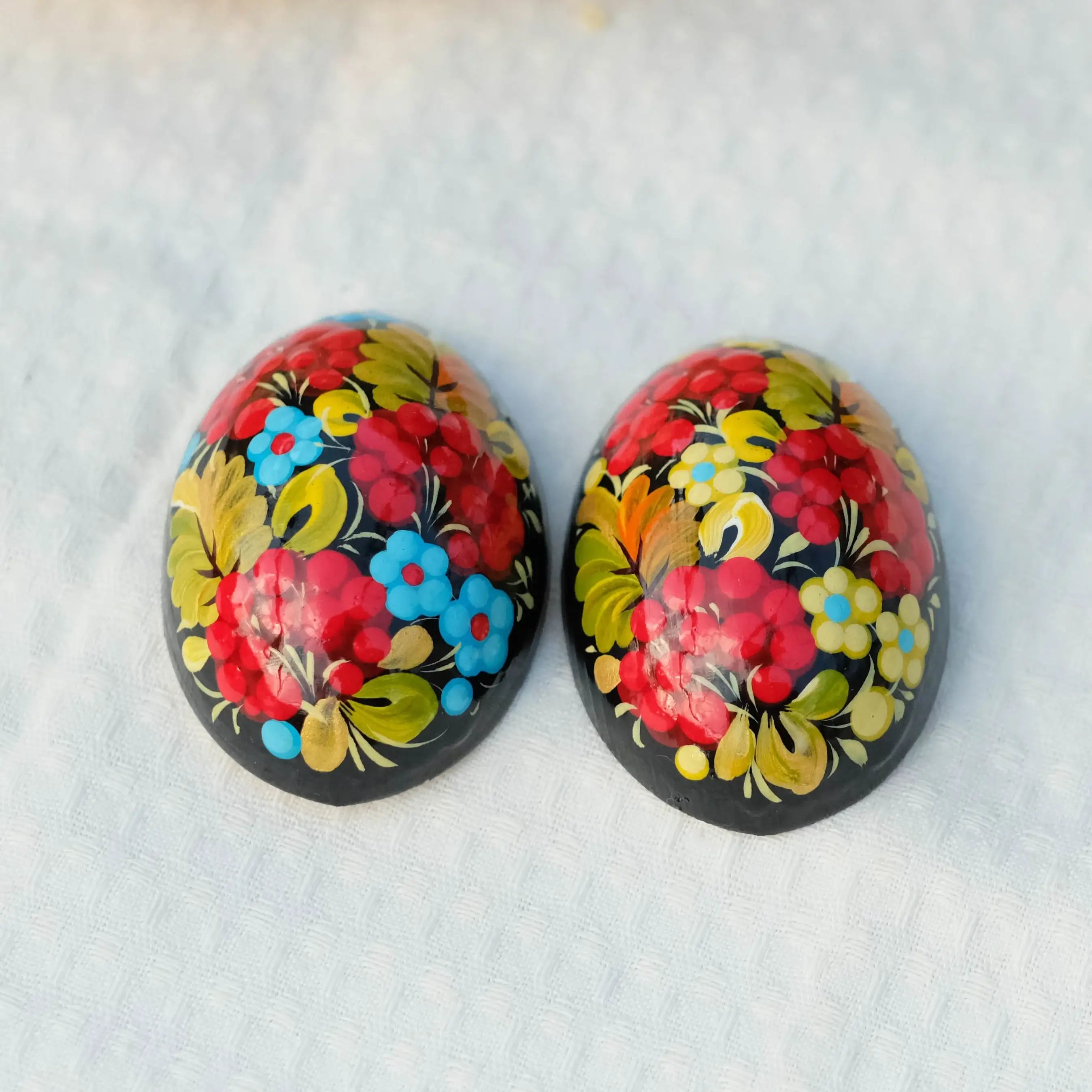 Painted Wooden Egg-shaped Fridge Magnet - Decorative Magnet Hand-painted with Ukrainian Folk Art - Petrykivka