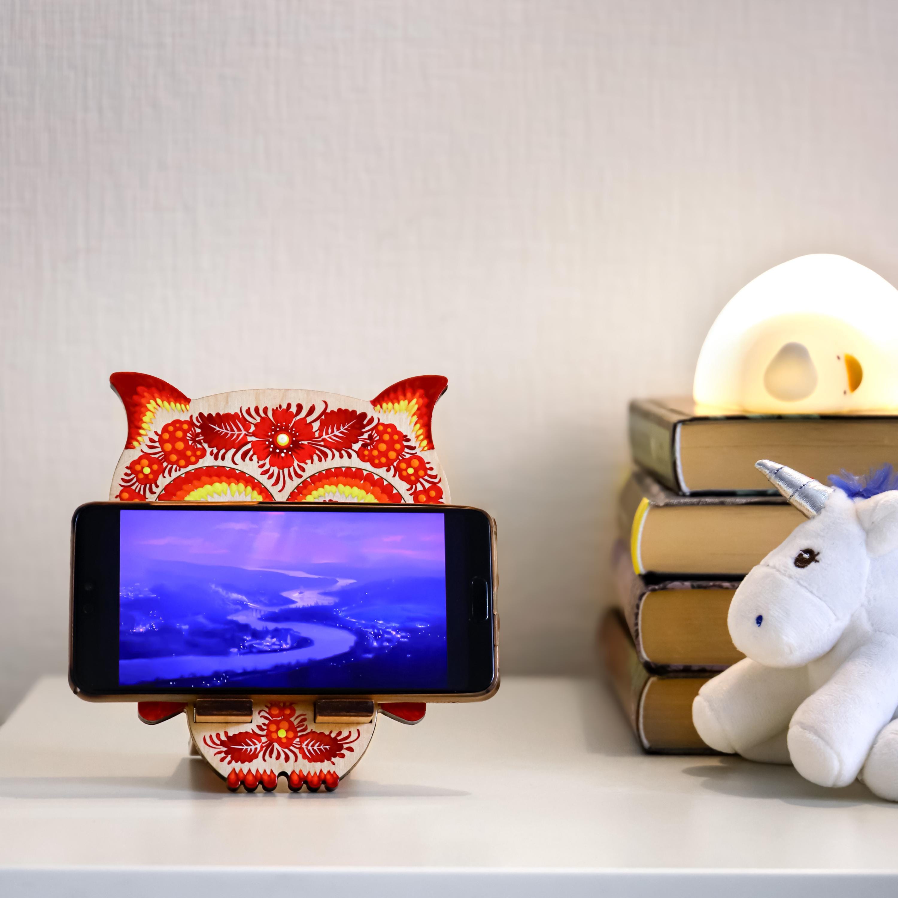 Hand-Painted Wooden Cat Phone Stand - Handmade Ukrainian Petrykivka Art Desk Phone Holder, Cute Desk Decor