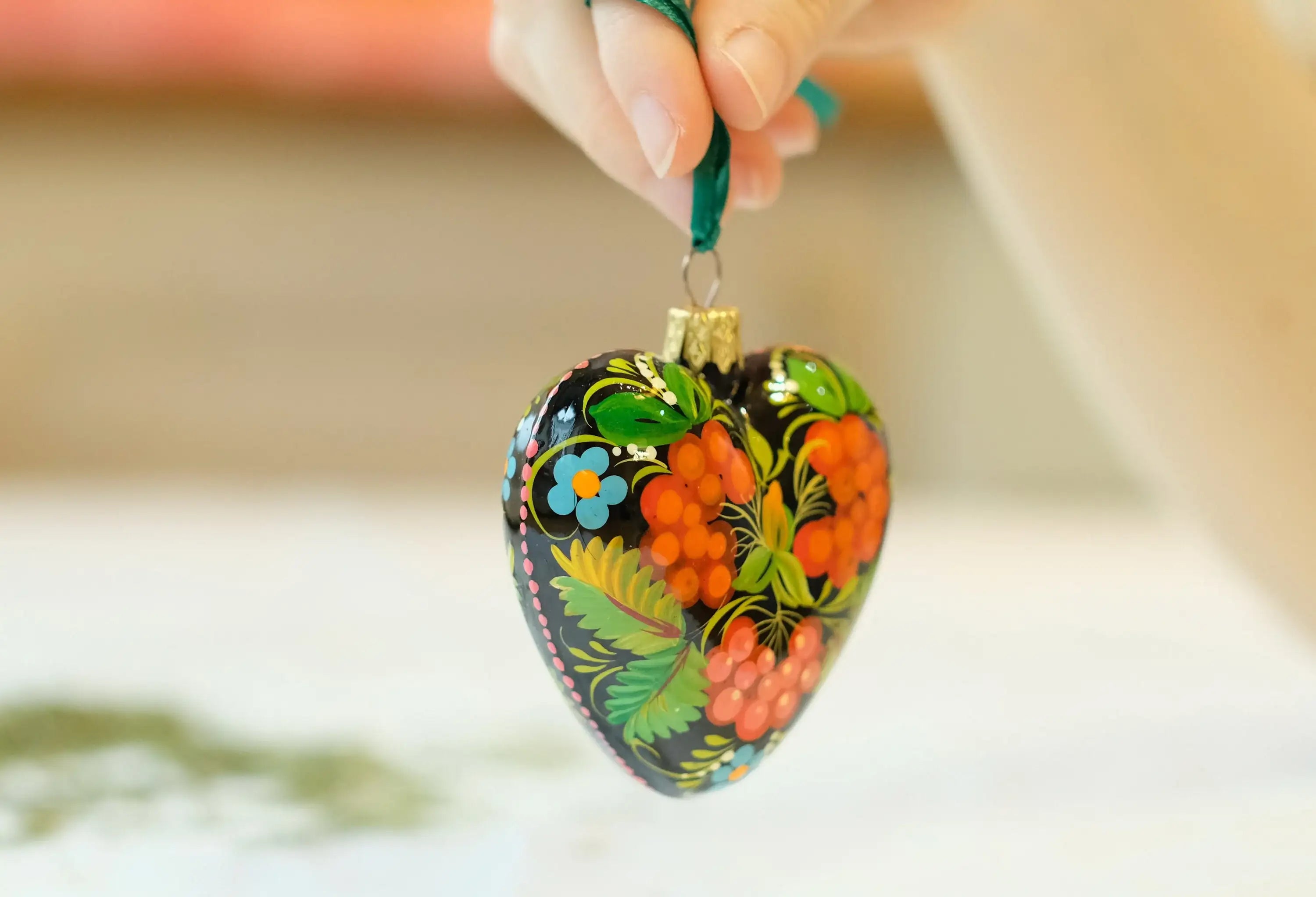 Heart-shaped Painted Flower Christmas Ornament