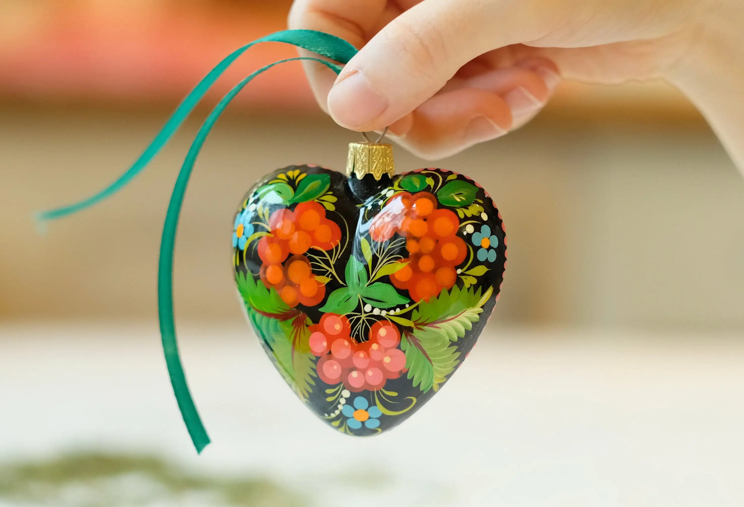 Heart-shaped Painted Flower Christmas Ornament