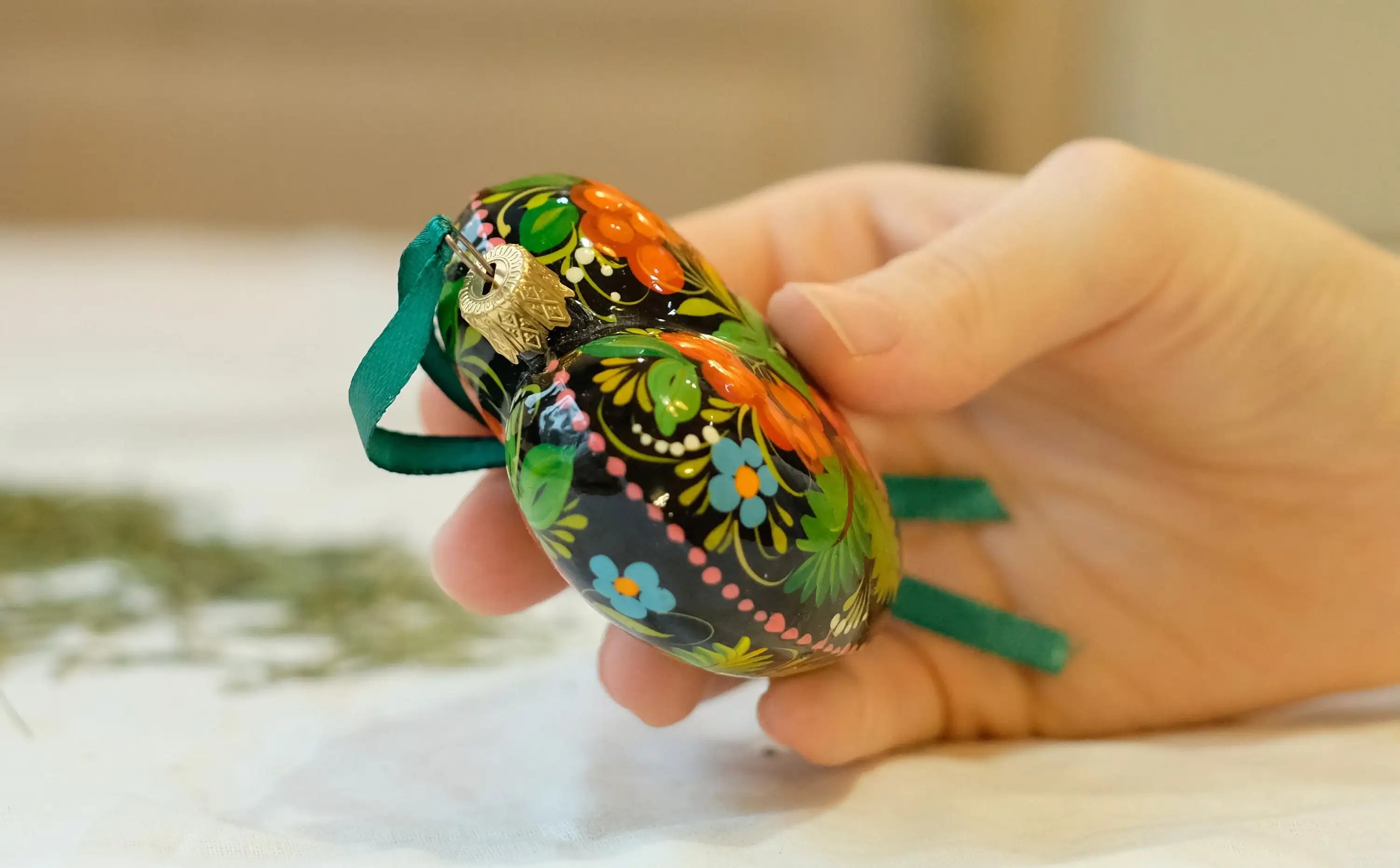 Heart-shaped Painted Flower Christmas Ornament