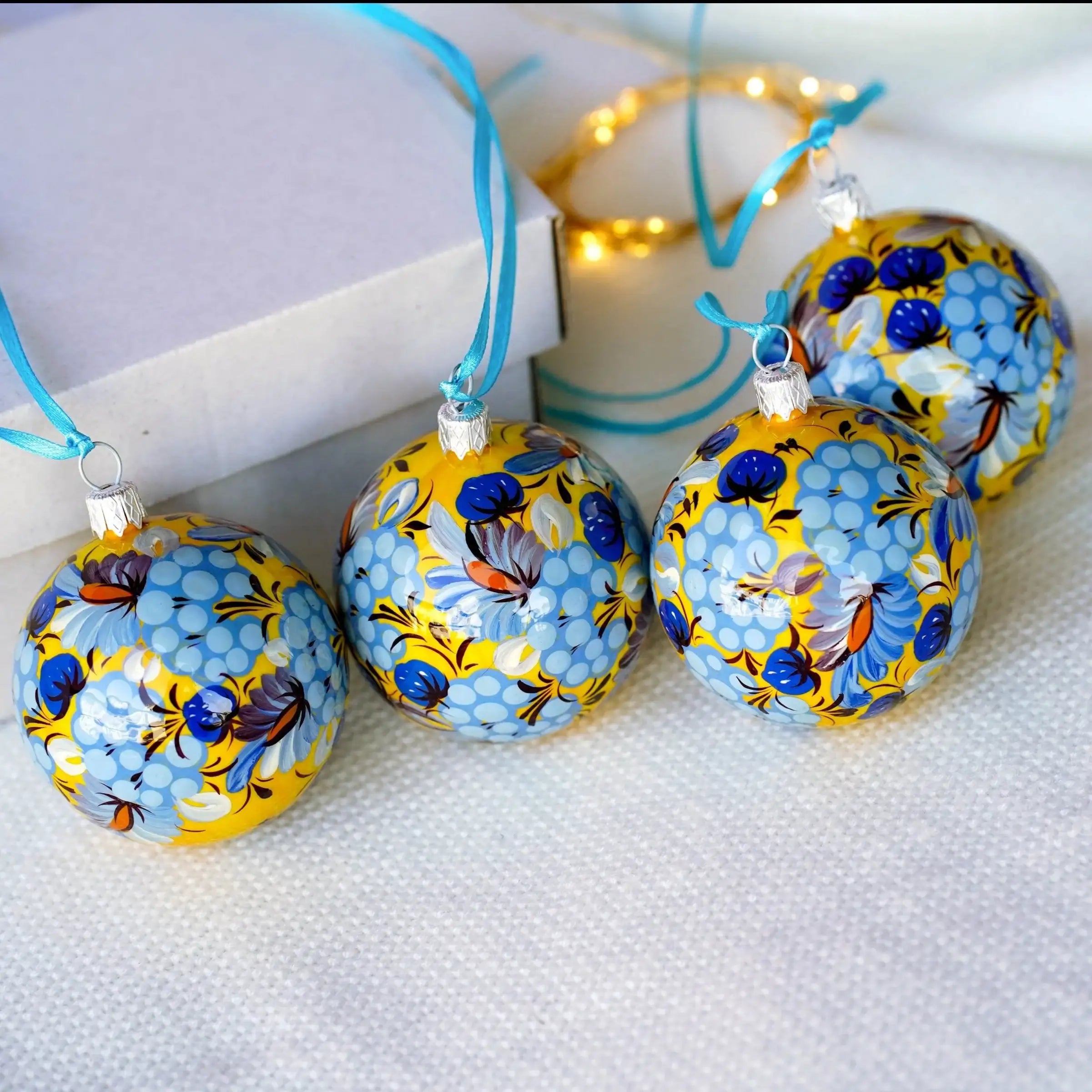 Set of 4 painted Ukrainian Christmas Ball Ornaments 2.4 in, Gift-wrapped