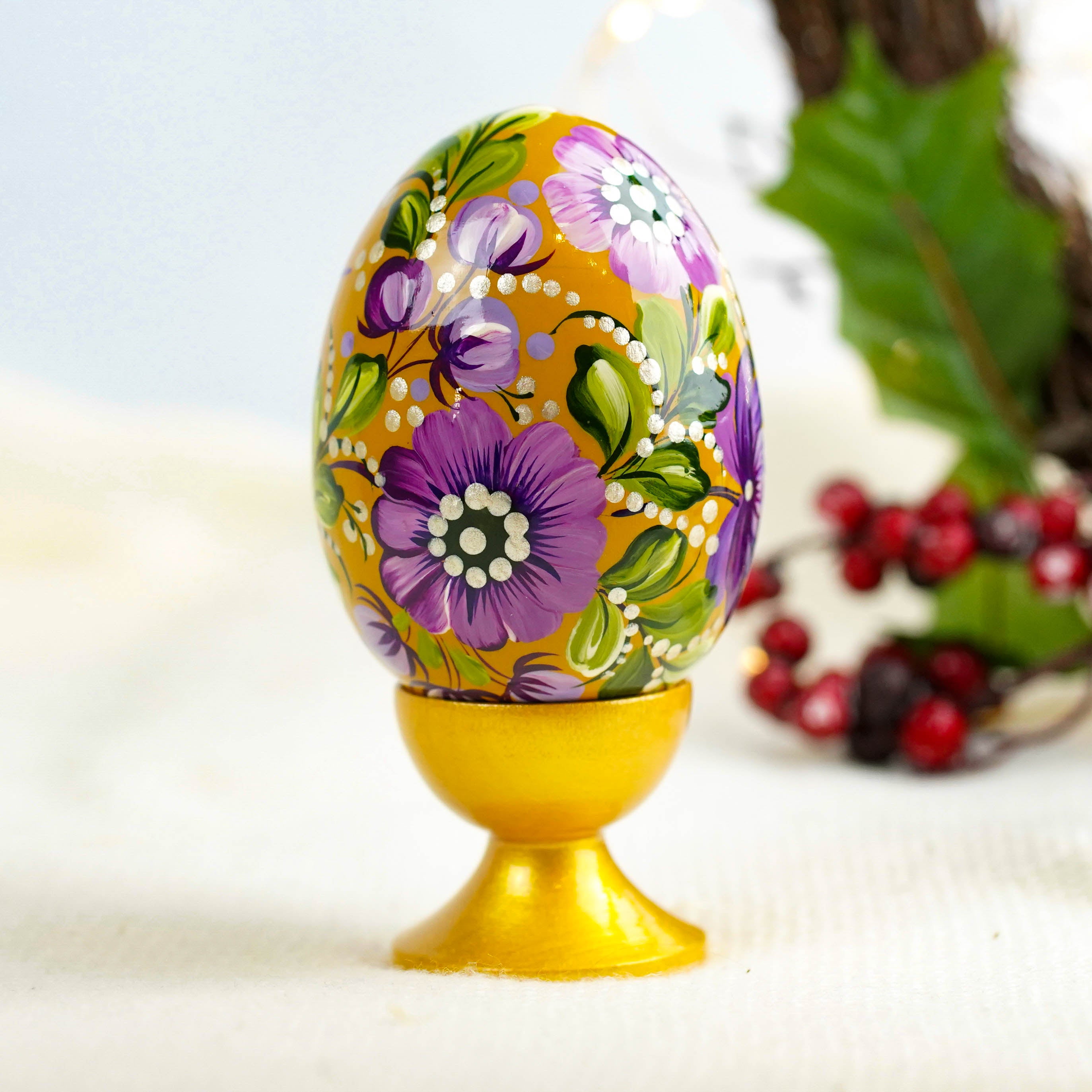 Large 3.54' hand-painted hummingbird Easter egg - Wooden purple flower egg