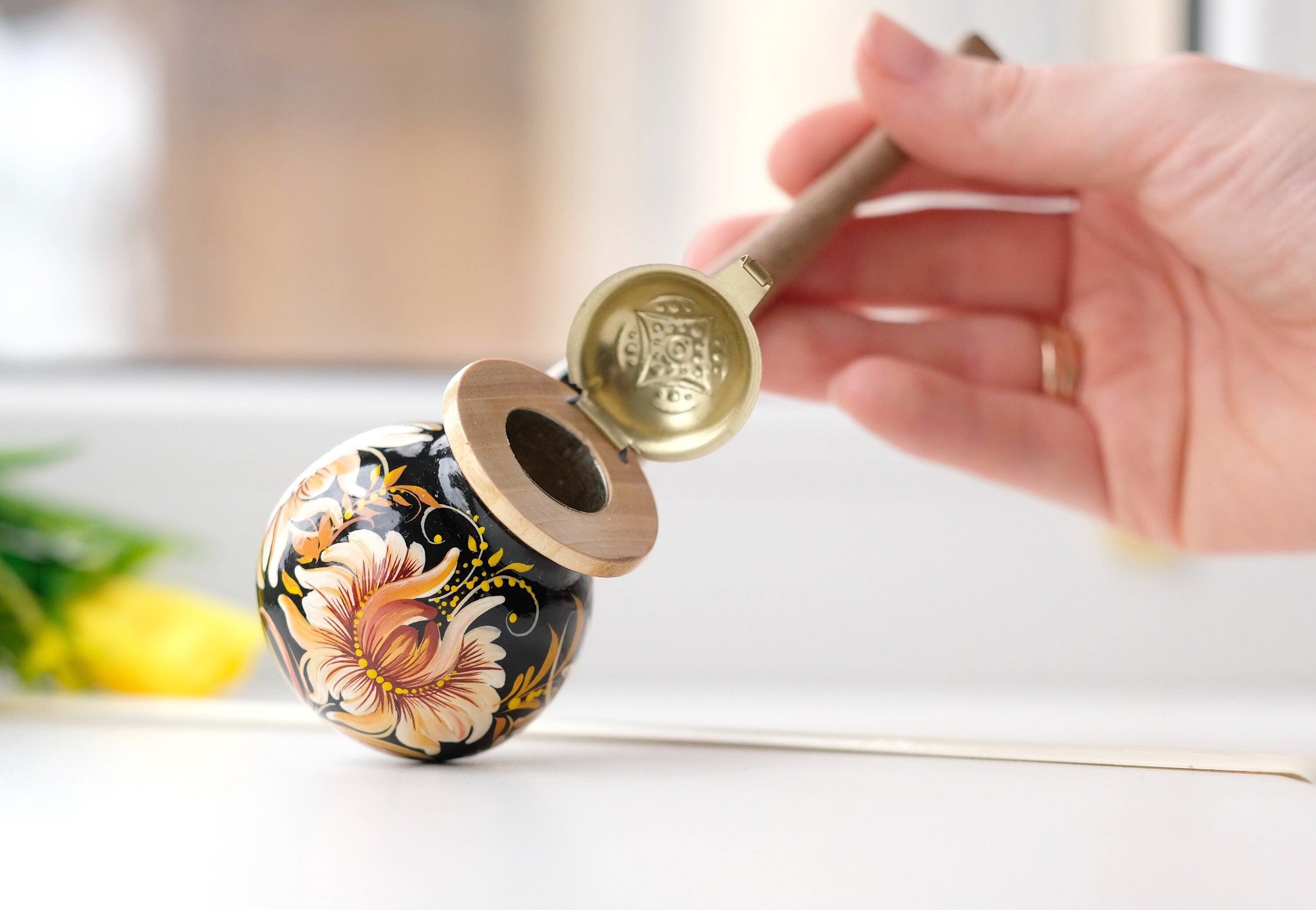 Painted Wooden Smoking Pipe with Lid - Beige Flower Tobacco Pipe with Ukrainian Folk Art Petrykivka