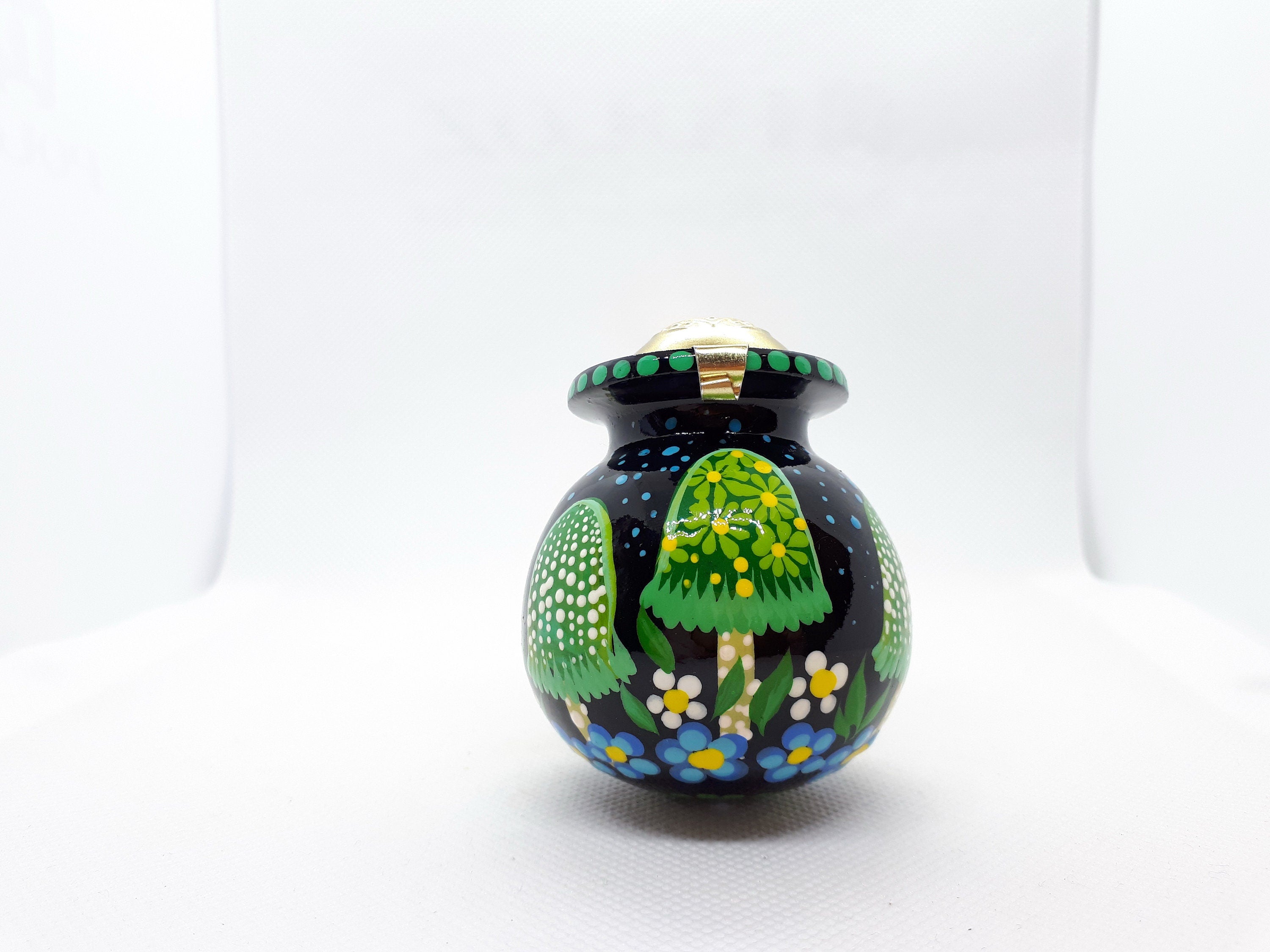 Wooden Mushroom Smoking Pipe with Lid - Ukrainian Folk Art Petrykivka Tobacco Pipe
