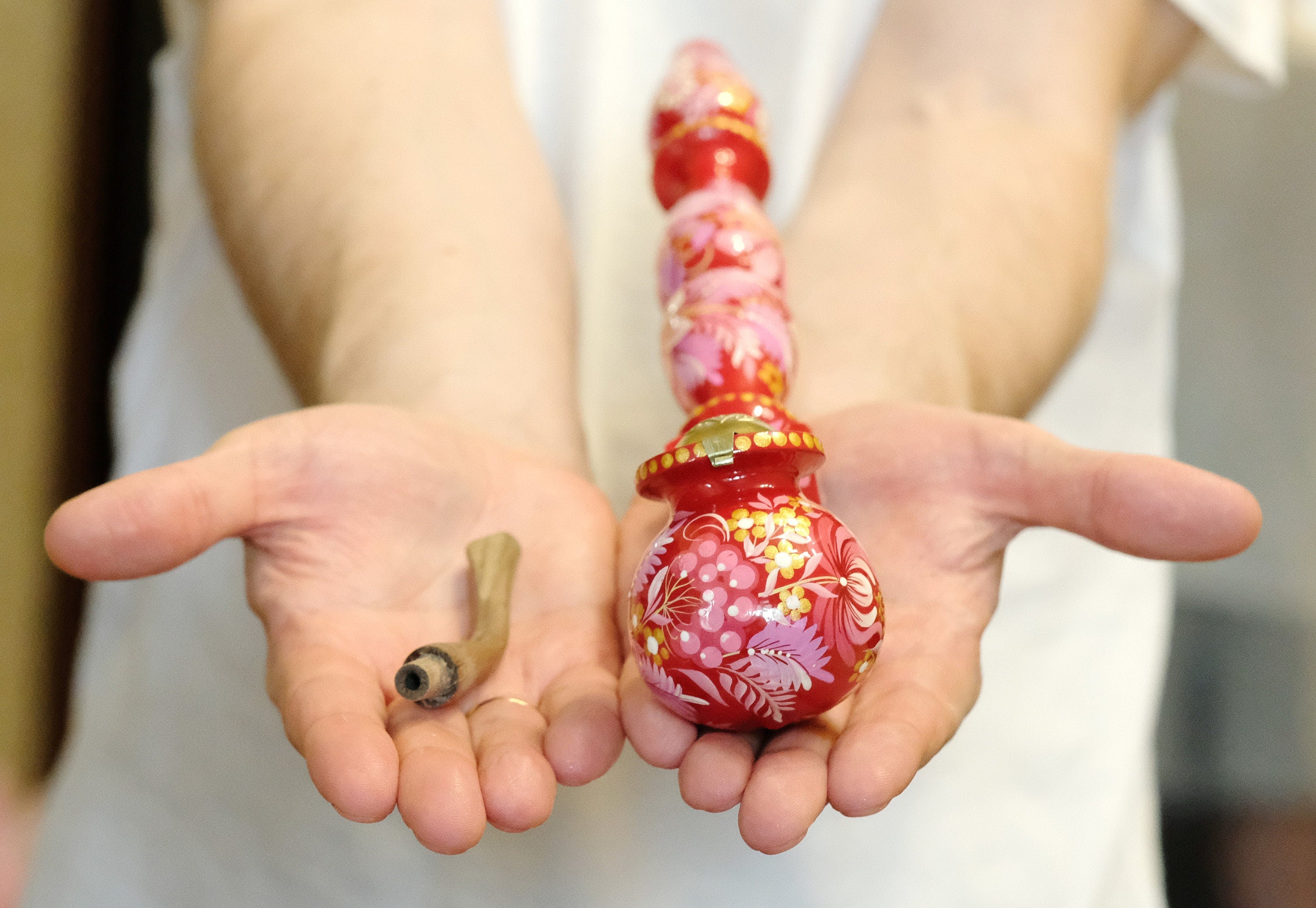 Extra Long Painted Wooden Smoking Pipe with Ukrainian Folk Art Petrykivka - Flower Tobacco Pipe with Lid