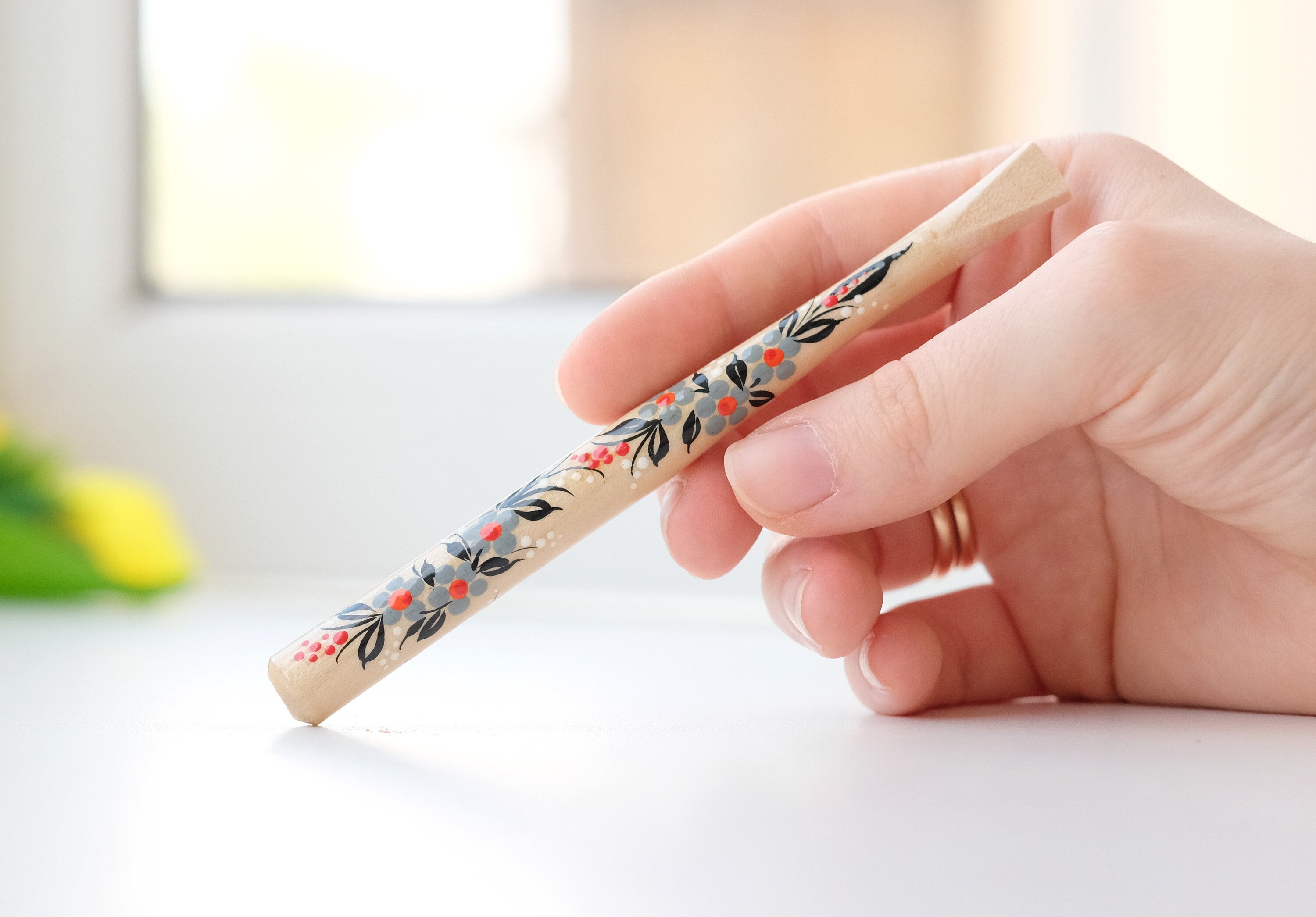 Painted Wooden Cigarette Holder - Regular & Slim - Flower Mouthpiece with Ukrainian Folk Art Petrykivka