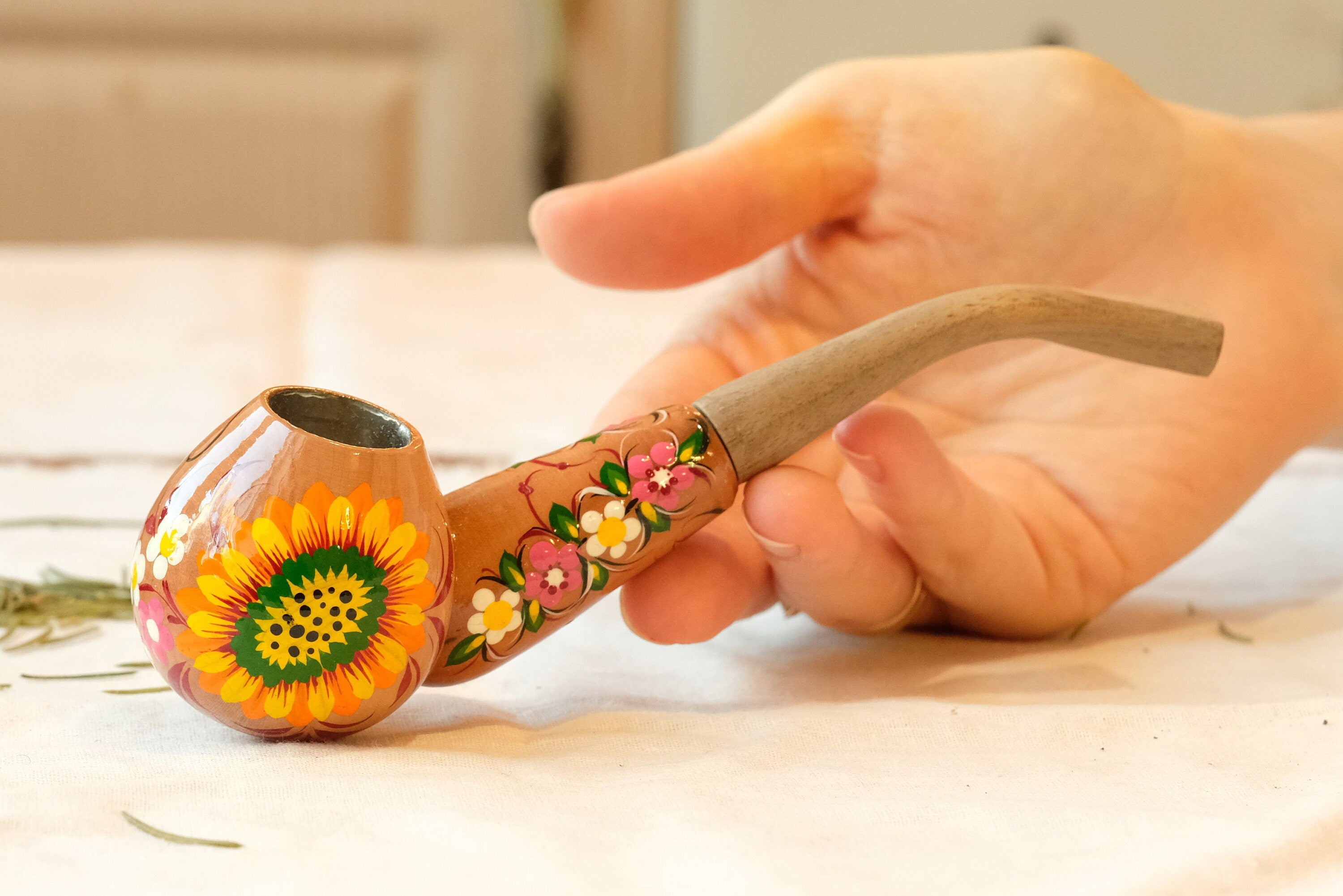 Painted Wooden Smoking Pipe with Ukrainian Folk Art Petrykivka - Hummingbird Tobacco Pipe