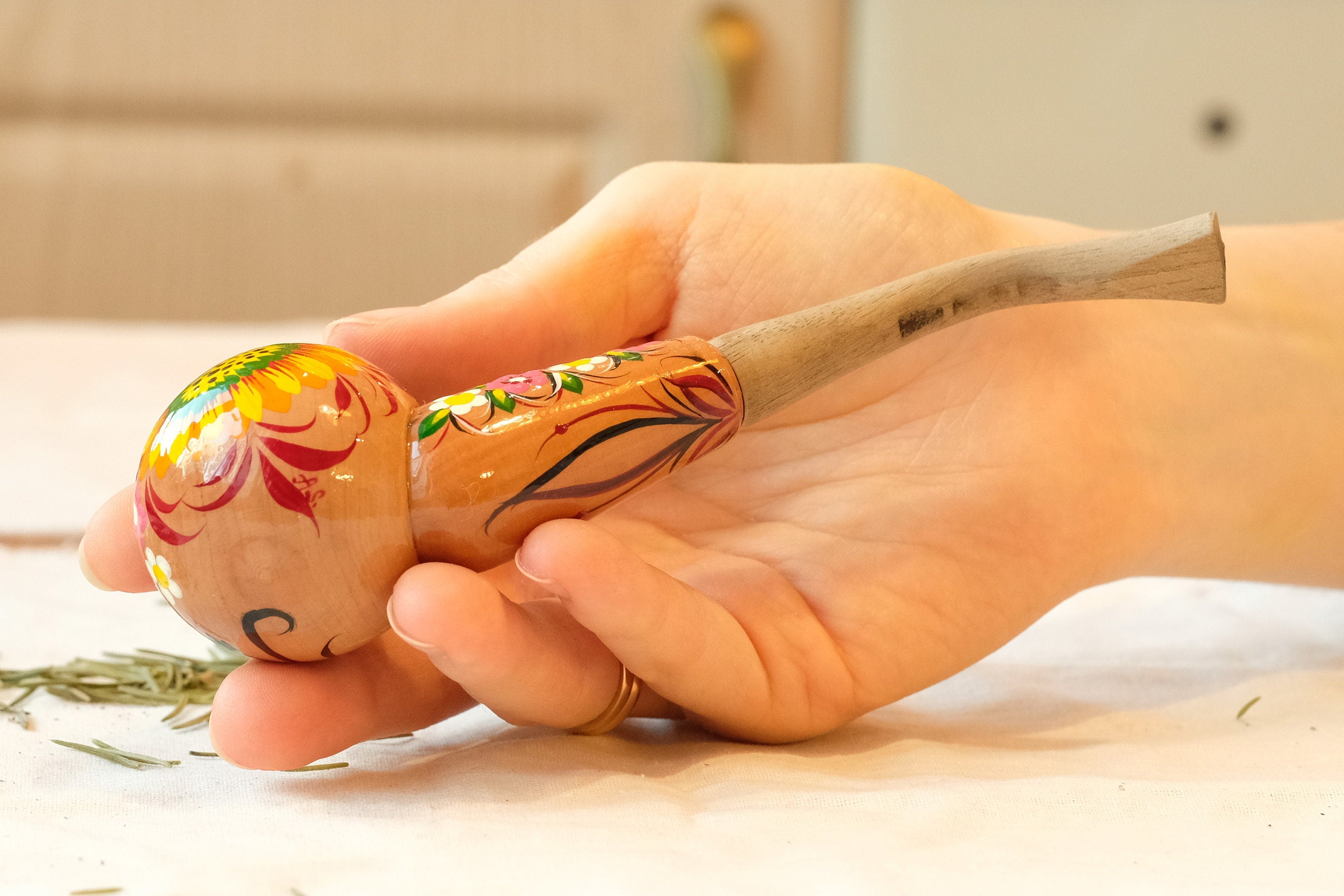 Painted Wooden Smoking Pipe with Ukrainian Folk Art Petrykivka - Hummingbird Tobacco Pipe