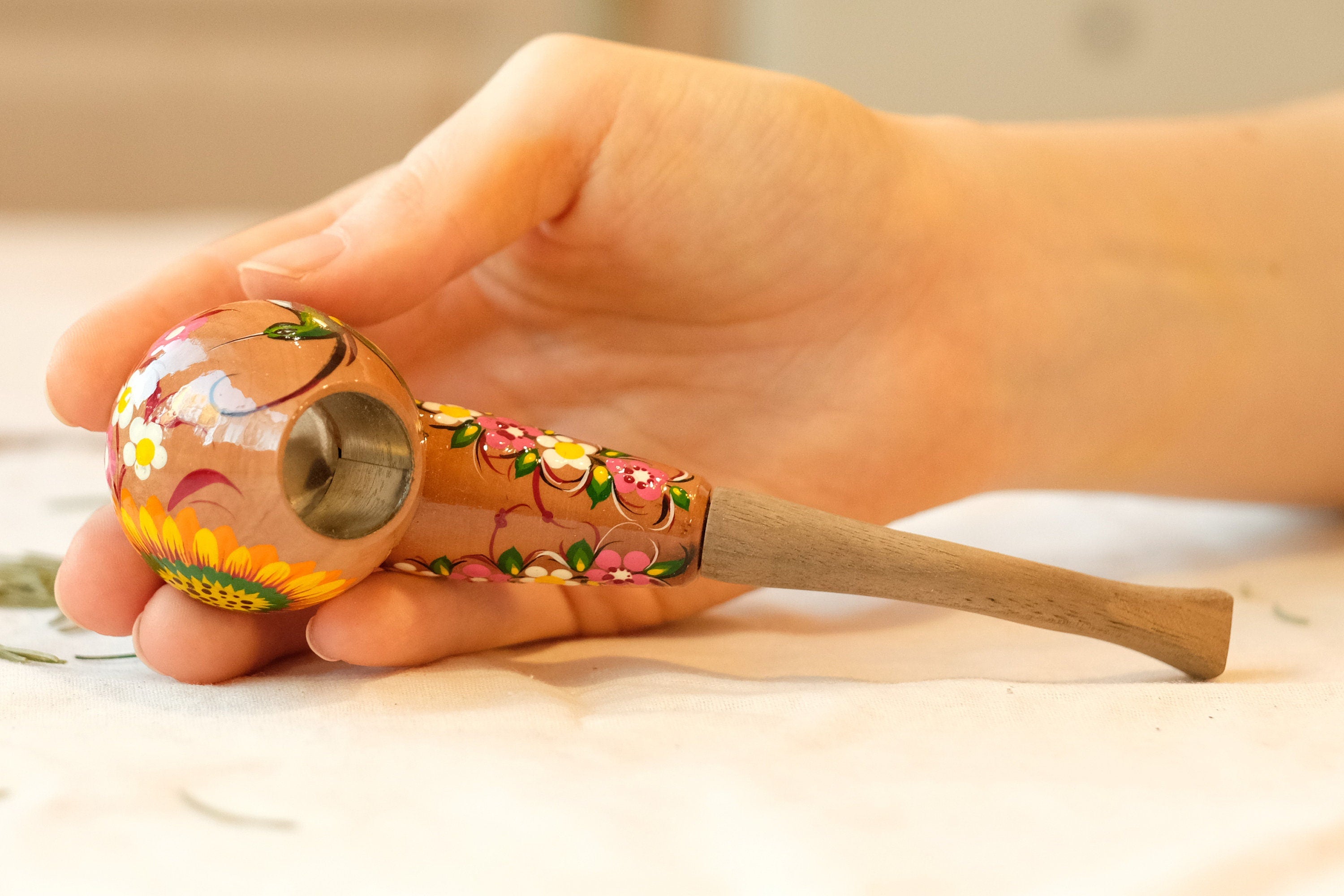 Painted Wooden Smoking Pipe with Ukrainian Folk Art Petrykivka - Hummingbird Tobacco Pipe