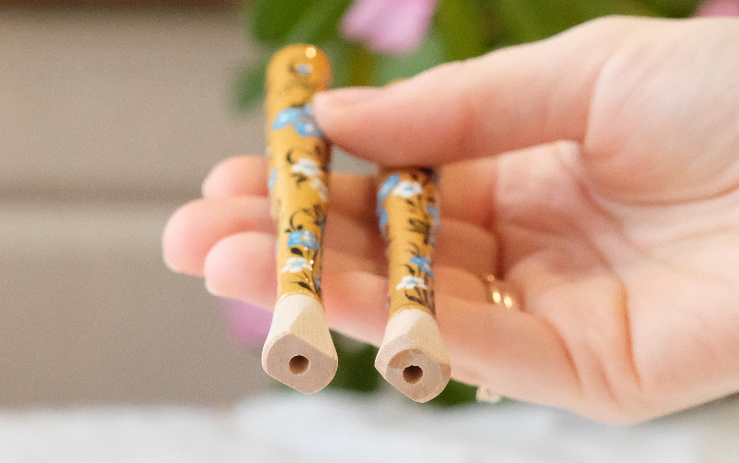 Painted Wooden Regular Cigarette Holder - Golden Flower Mouthpiece with Ukrainian Folk Art Petrykivka