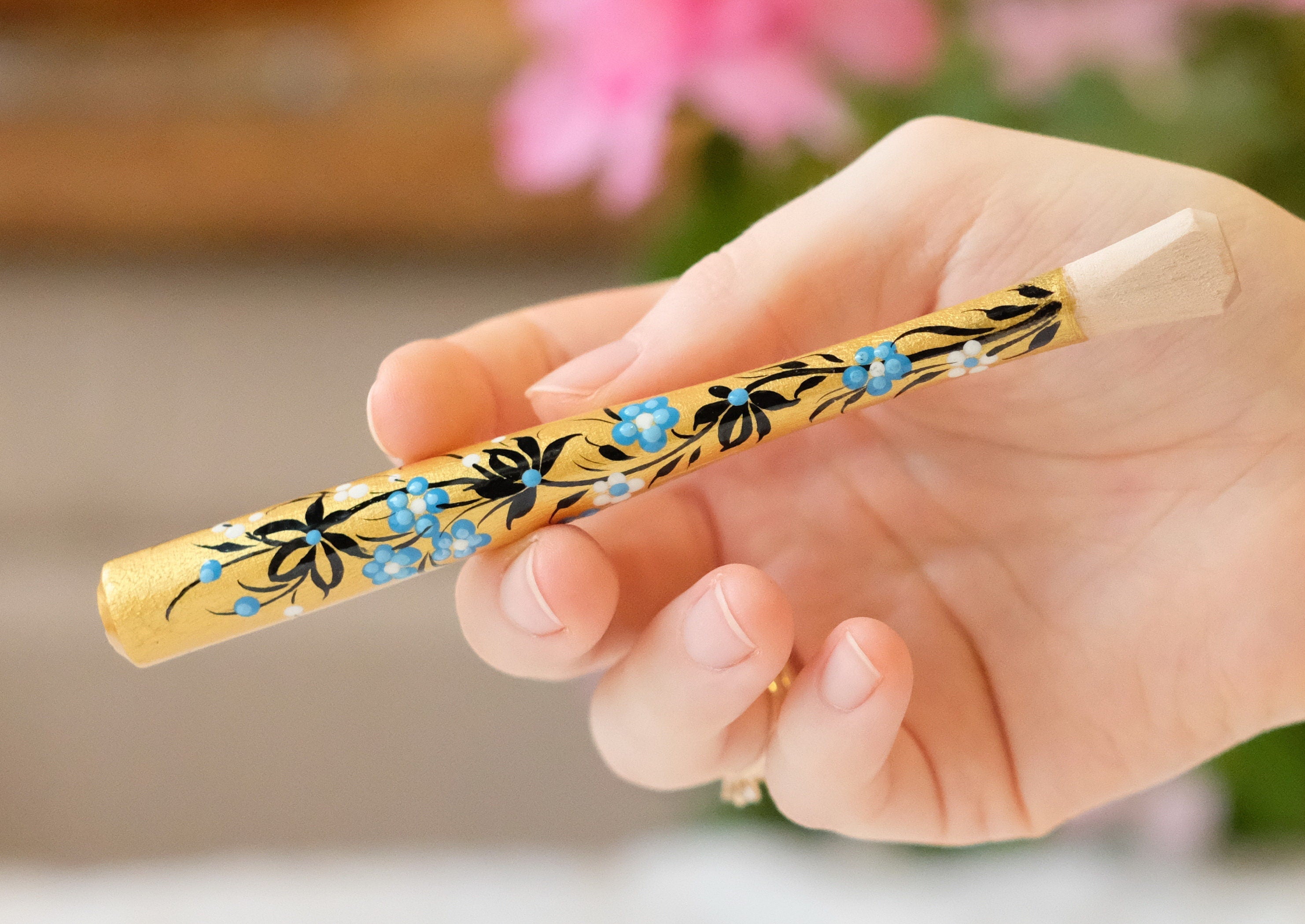 Painted Wooden Regular Cigarette Holder - Golden Flower Mouthpiece with Ukrainian Folk Art Petrykivka