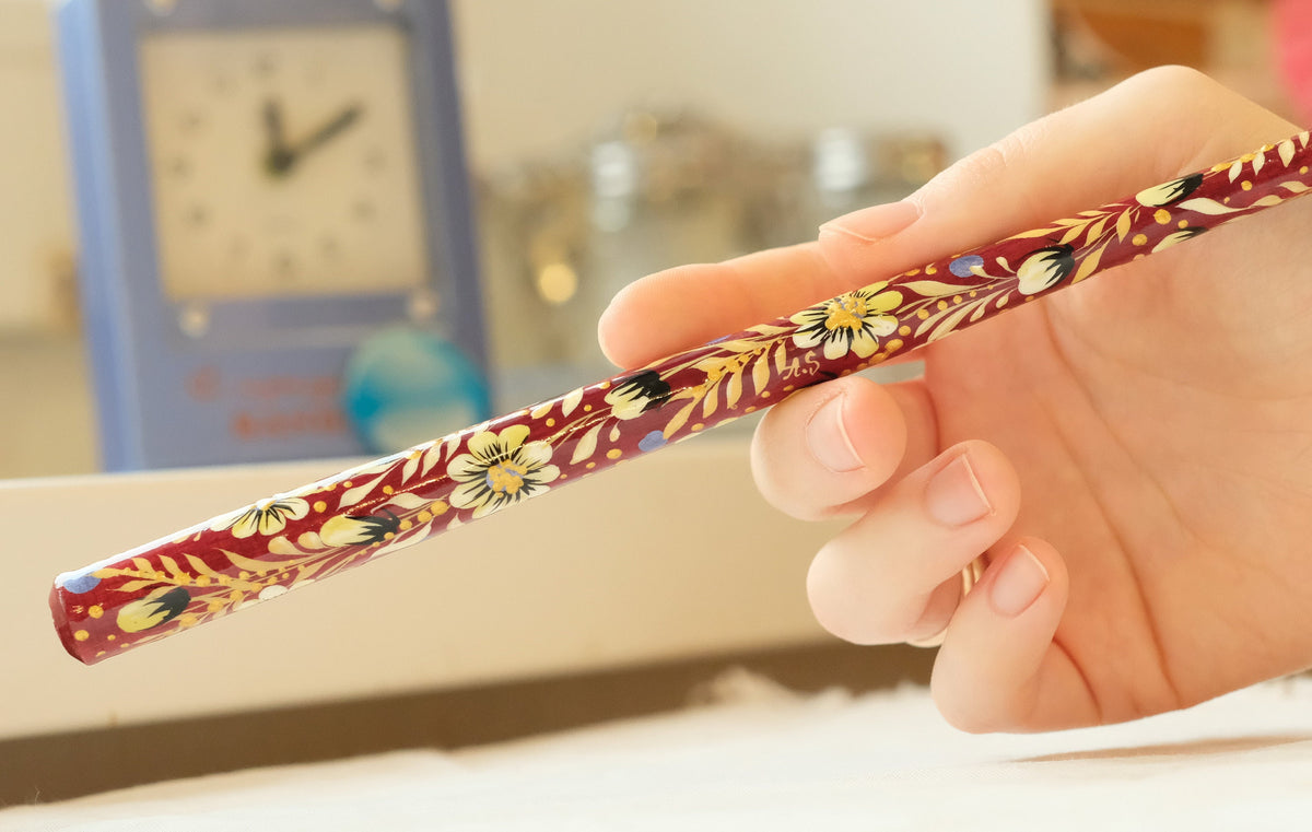 Extra long regular cigarette holder 9.1"/23 cm - Hand-painted wooden burgundy daisy flower cigarette holder with Ukrainian Petrykivka art