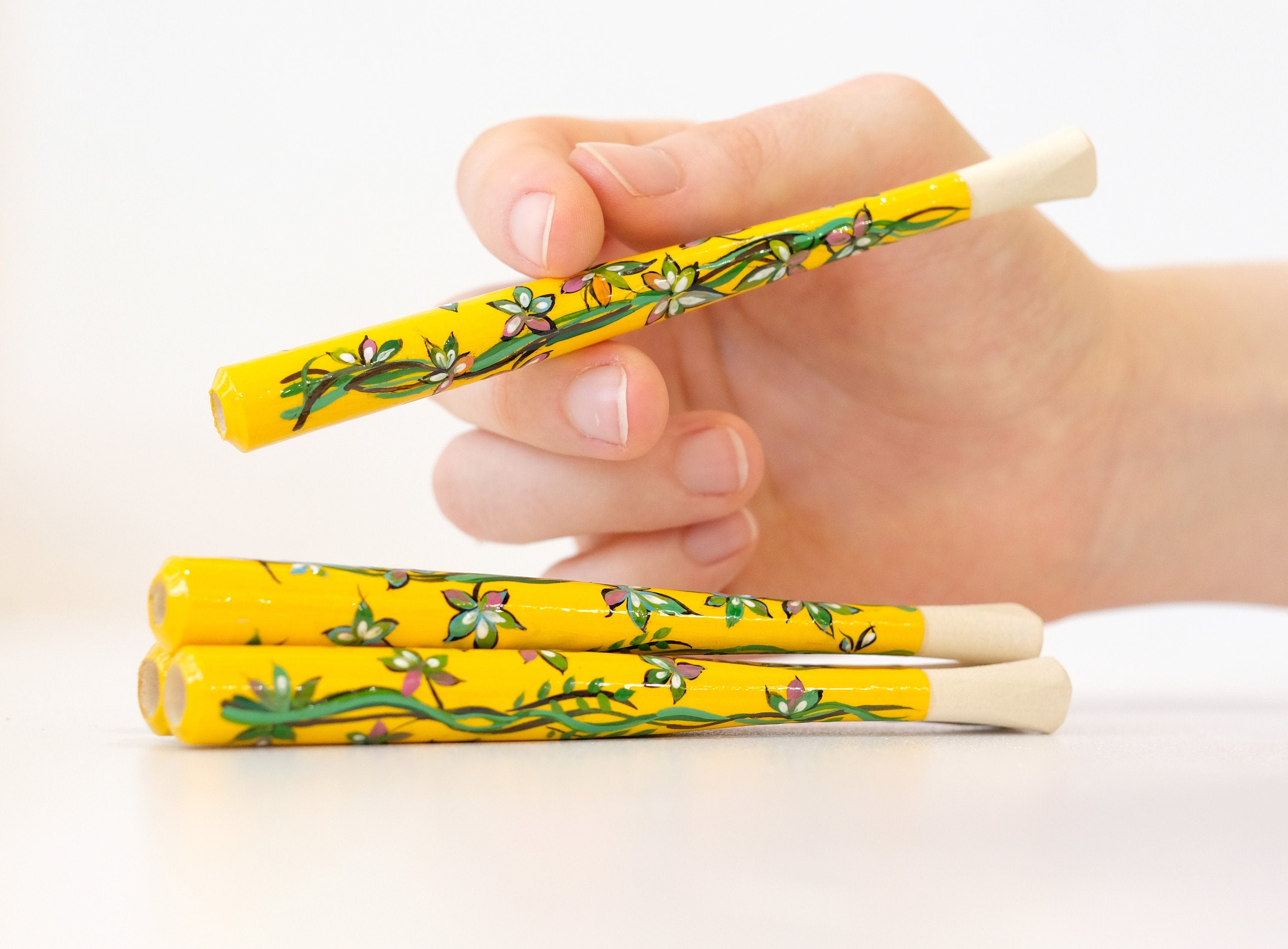 Painted Wooden Cigarette Holder - Regular & Slim - Hand-painted with Tropical Jungle Liana