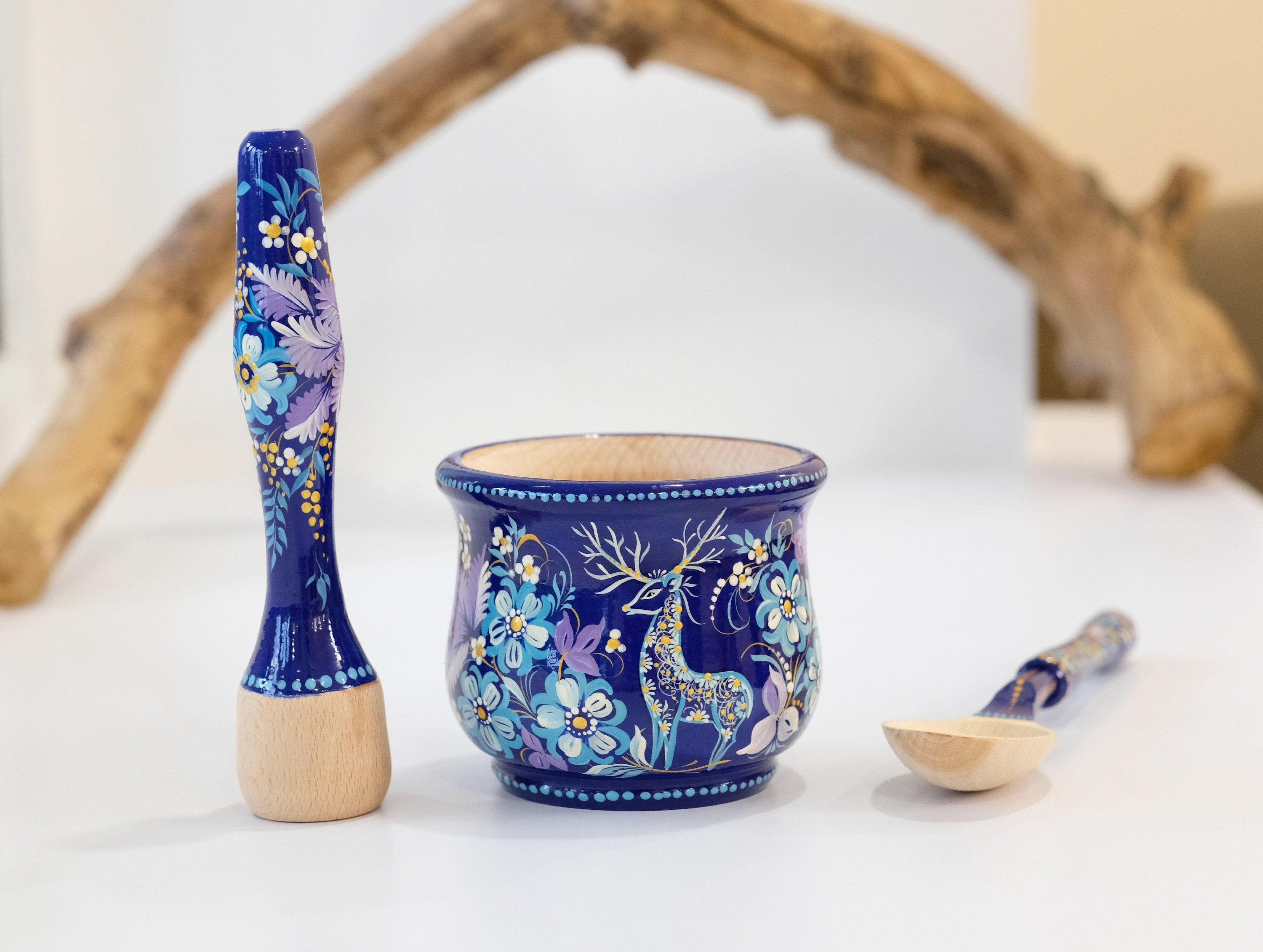 Wooden Painted Deer Mortar and Pestle Set - Artisanal Christmas Deer Blue Flower Gringing Bowl, Petrykivka Art