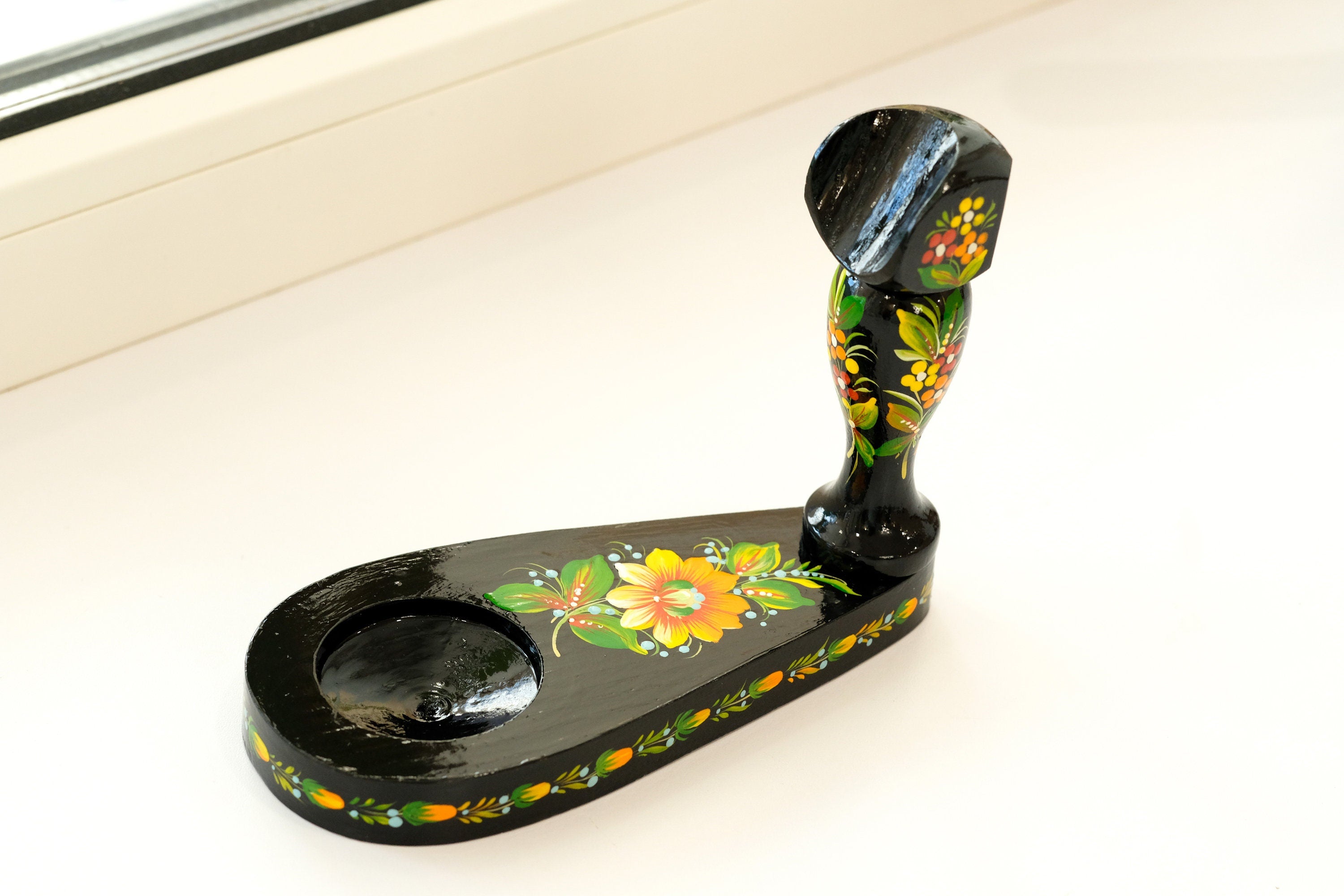 Smoking pipe stand - Painted Wooden Sunflower pipe holder with Ukrainian Petrykivka Folk Art