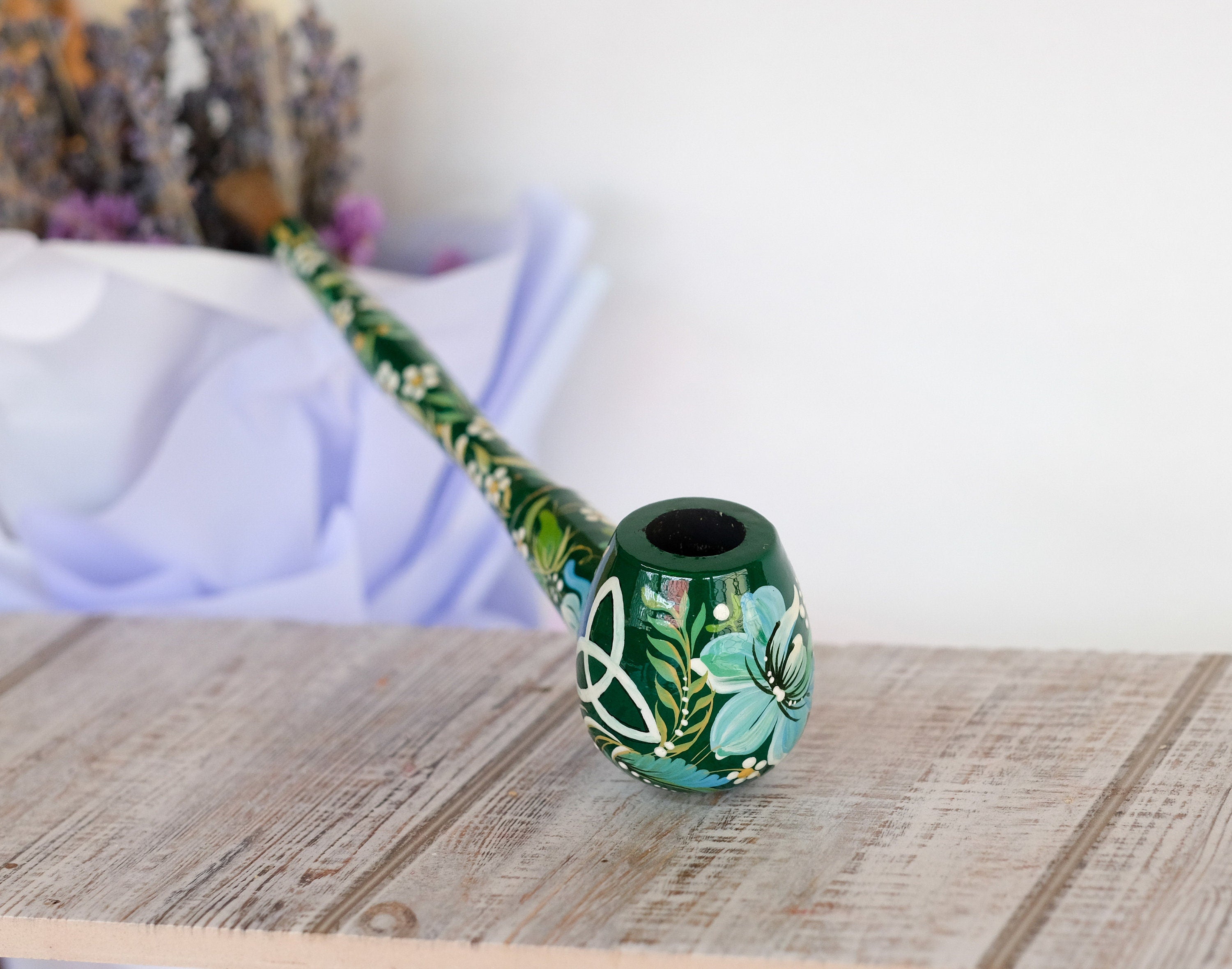 Painted Wooden Triquetra Smoking Pipe - Green Long Celtic Knot Tobacco Pipe