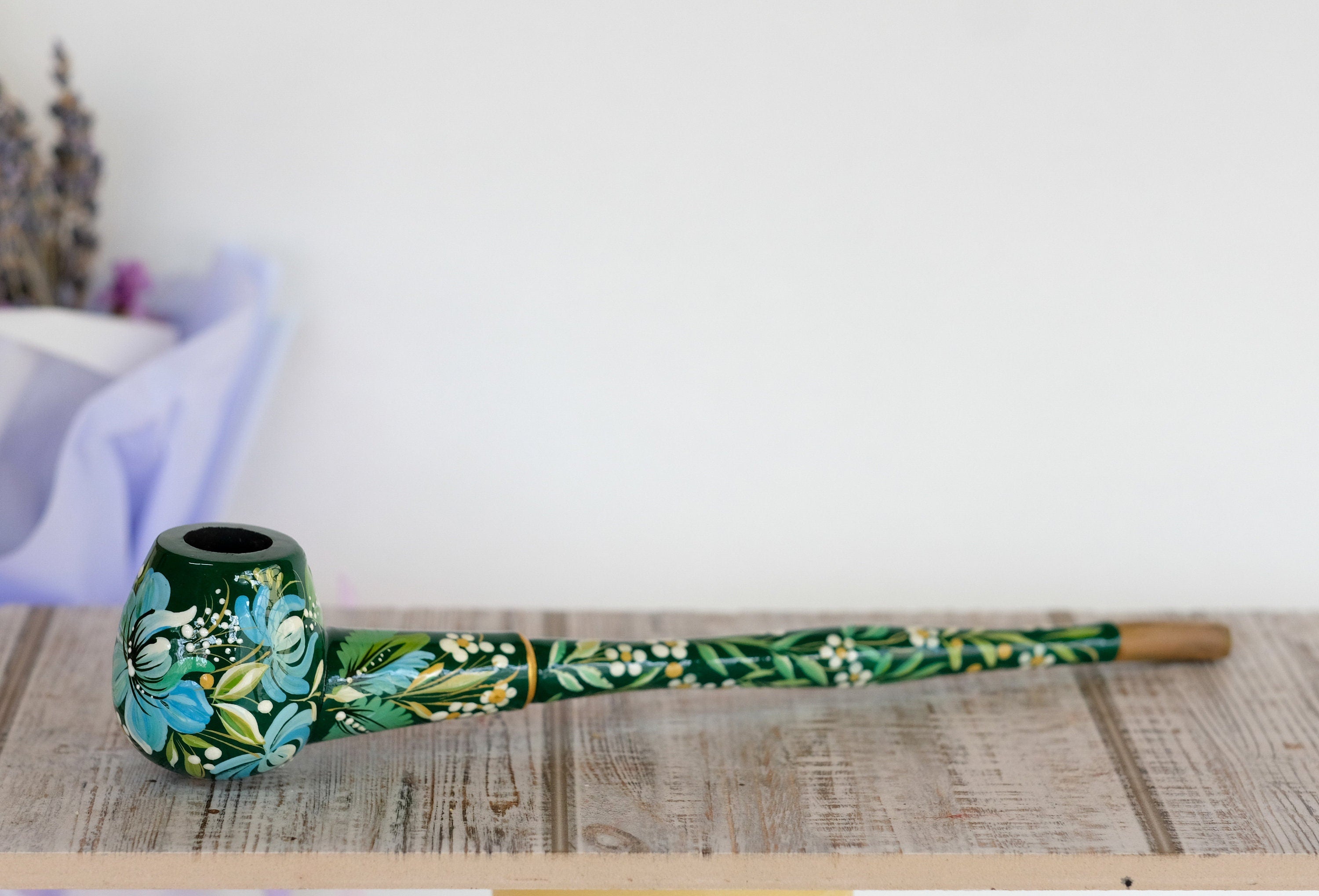 Painted Wooden Triquetra Smoking Pipe - Green Long Celtic Knot Tobacco Pipe