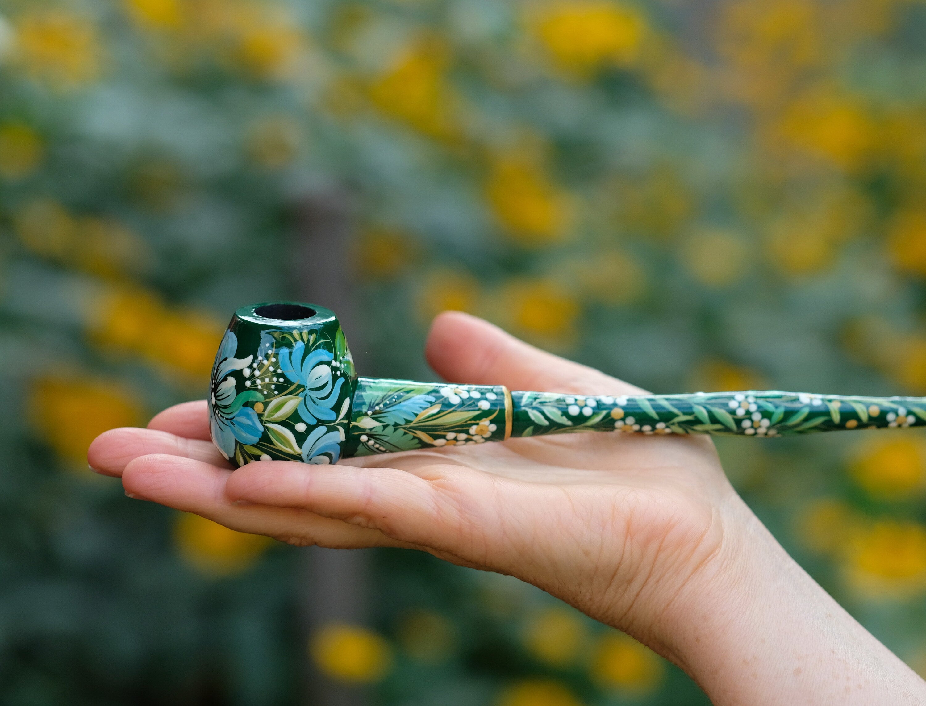 Painted Wooden Triquetra Smoking Pipe - Green Long Celtic Knot Tobacco Pipe