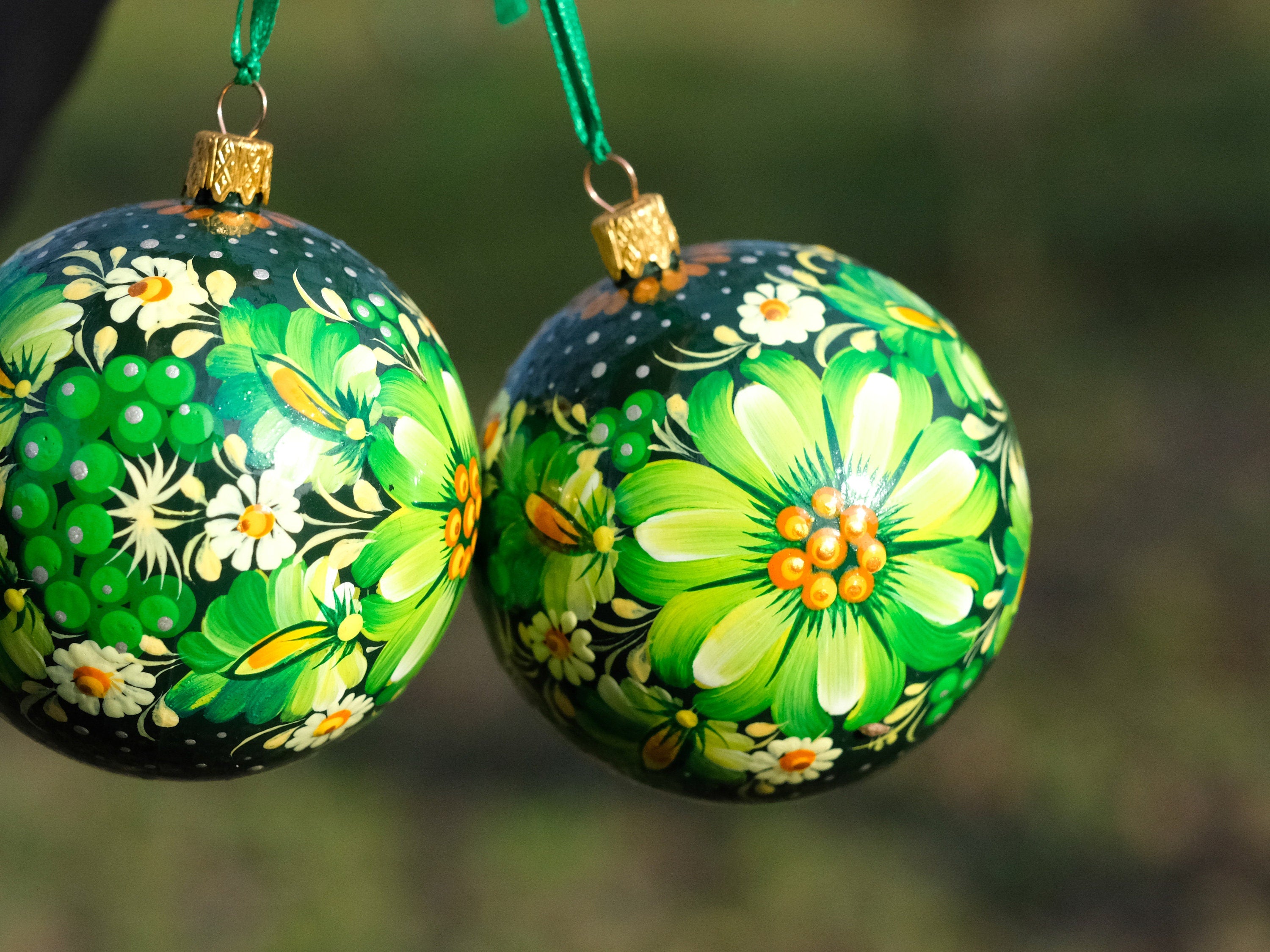 Set of 4 Painted Green Flower Ukrainian Christmas Ball Ornaments 2.4 in, Gift-wrapped