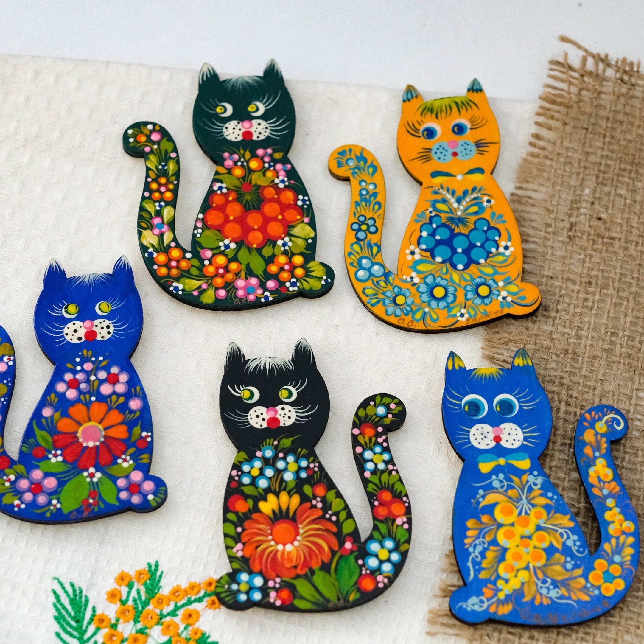 Ukrainian Cat fridge magnet, Painted animal figure magnets, Ukrainian art wooden magnets, Hand-painted wooden magnets, Set of locker magnets