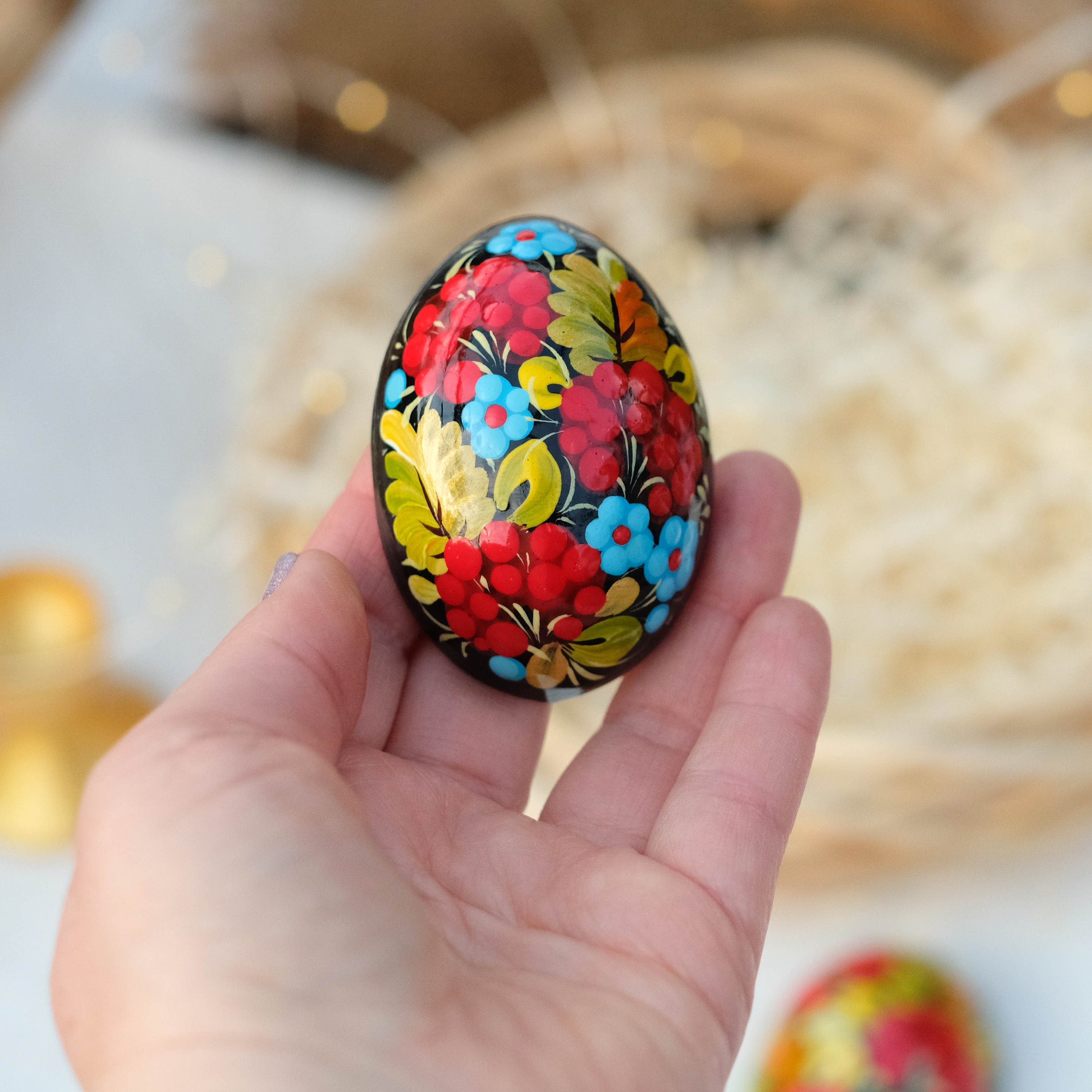 Painted wooden magnet, Egg-shaped Decorative fridge magnet, Hand-painted Ukrainian Petrykivka magnet, Carved Half-egg magnet, Flower magnet