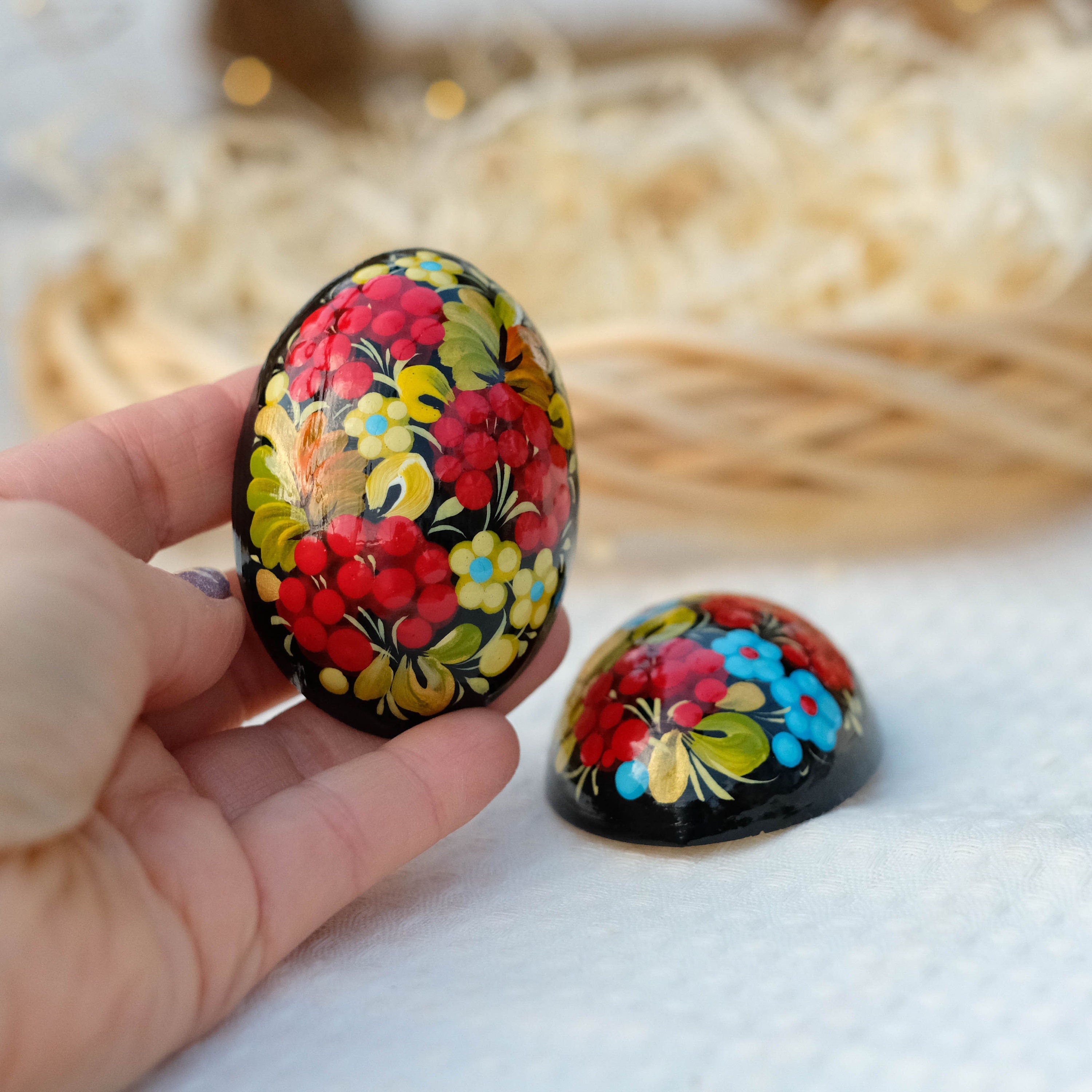 Painted wooden magnet, Egg-shaped Decorative fridge magnet, Hand-painted Ukrainian Petrykivka magnet, Carved Half-egg magnet